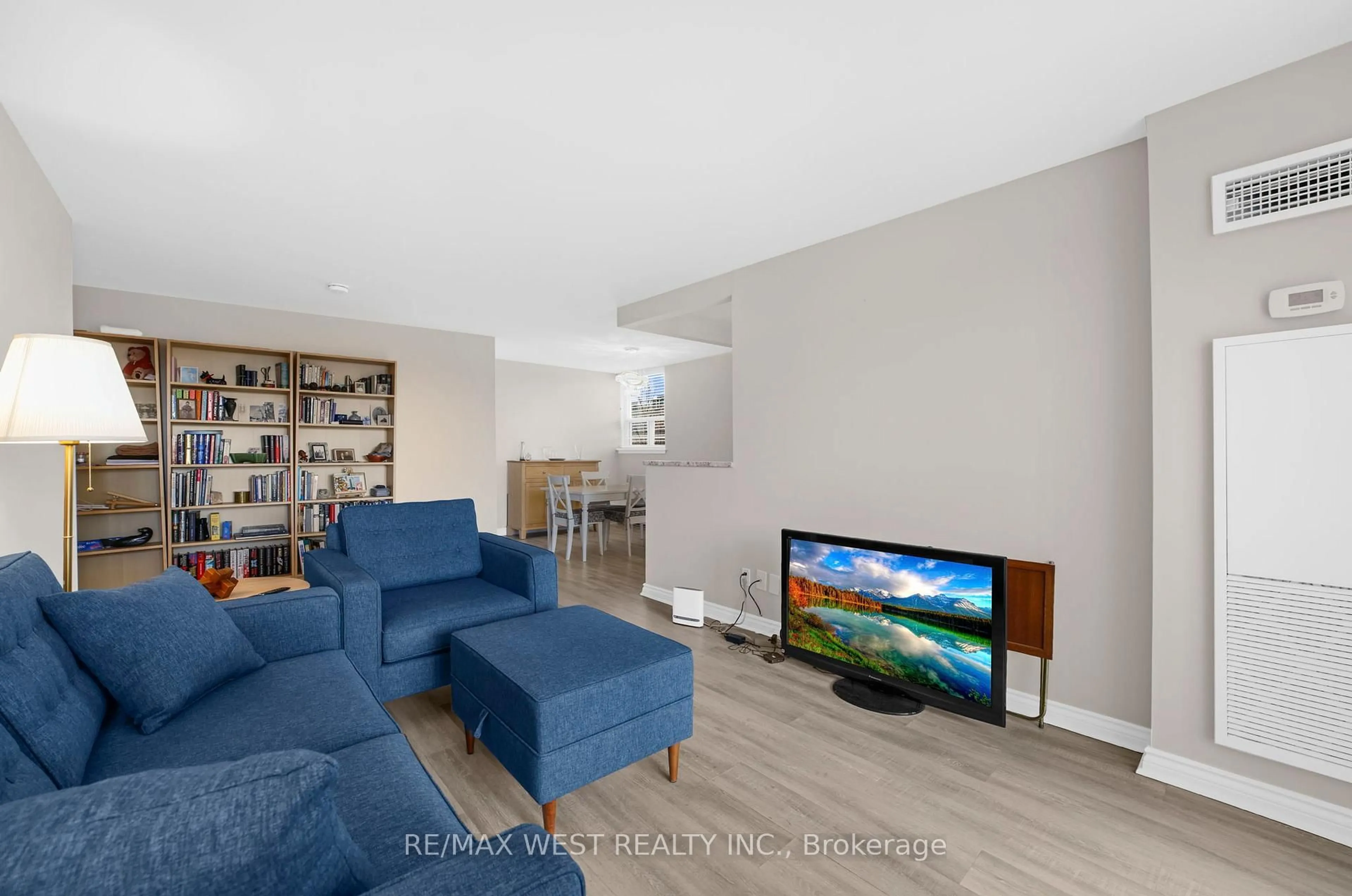 Living room with furniture, unknown for 1425 Ghent Ave #403, Burlington Ontario L7S 1X5