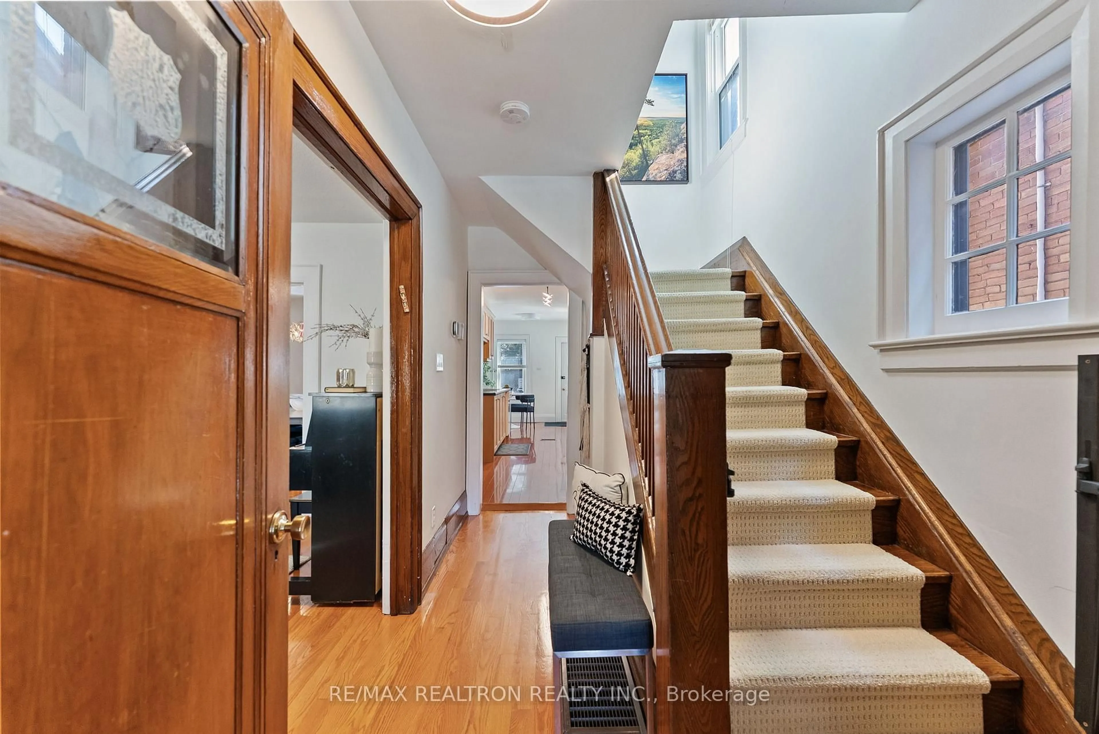 Indoor entryway for 105 Springmount Ave, Toronto Ontario M6H 2Y5