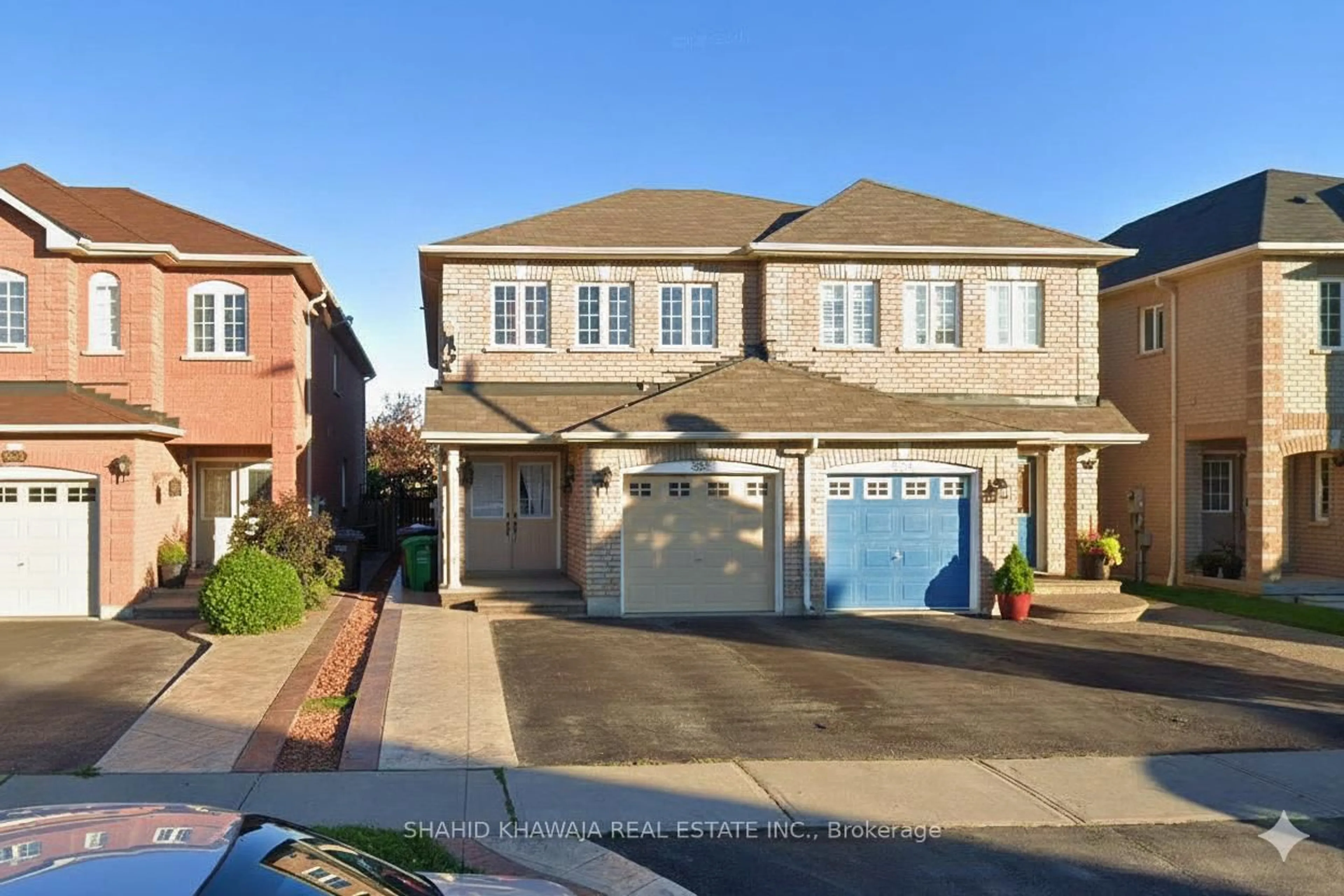 Home with brick exterior material, street for 952 Marygrace Crt, Mississauga Ontario L5V 2V7