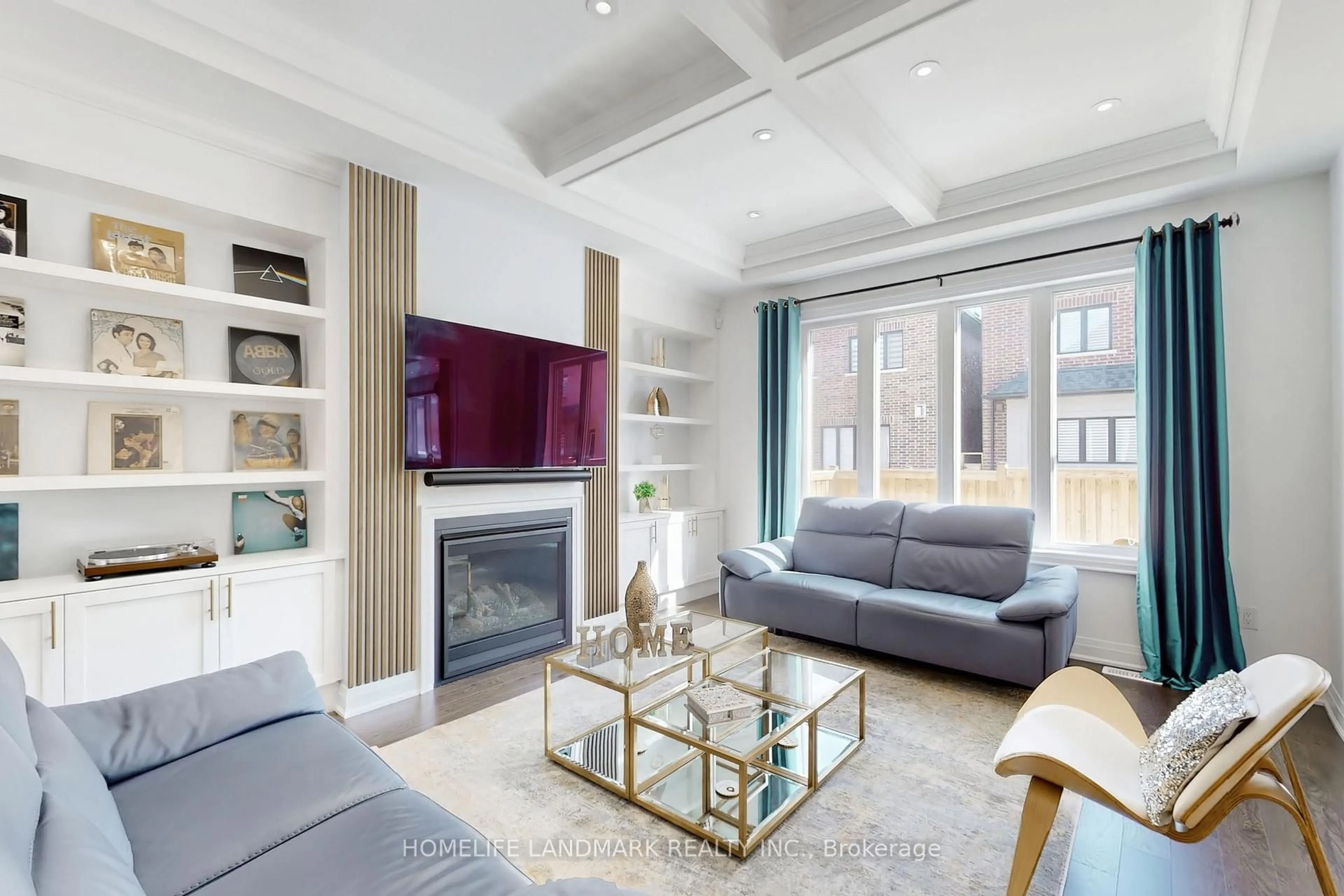 Living room with furniture, unknown for 2438 Irene Cres, Oakville Ontario L6M 5M2