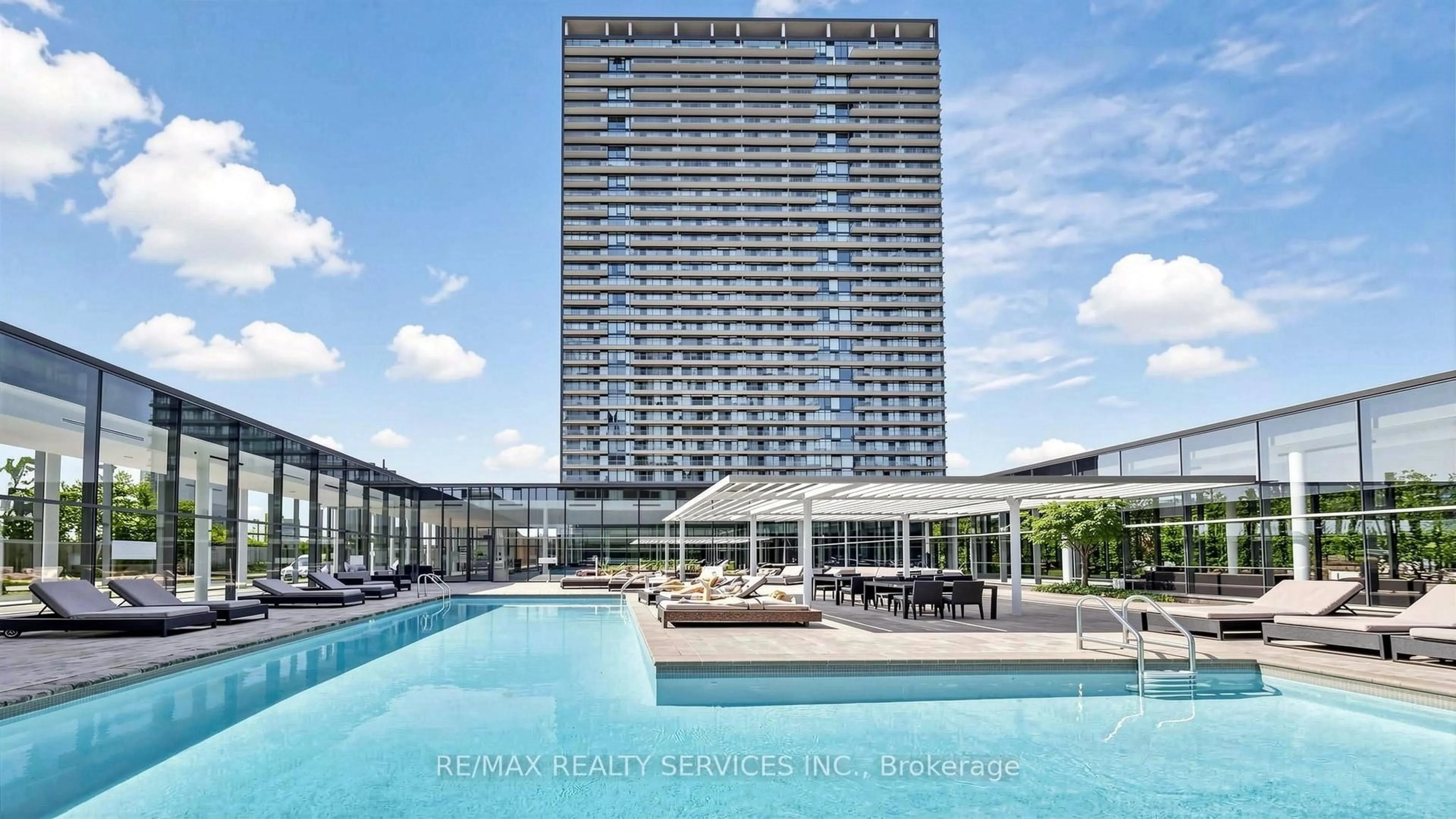 Pool for 105 The Queensway Ave #511, Toronto Ontario M6S 5B5
