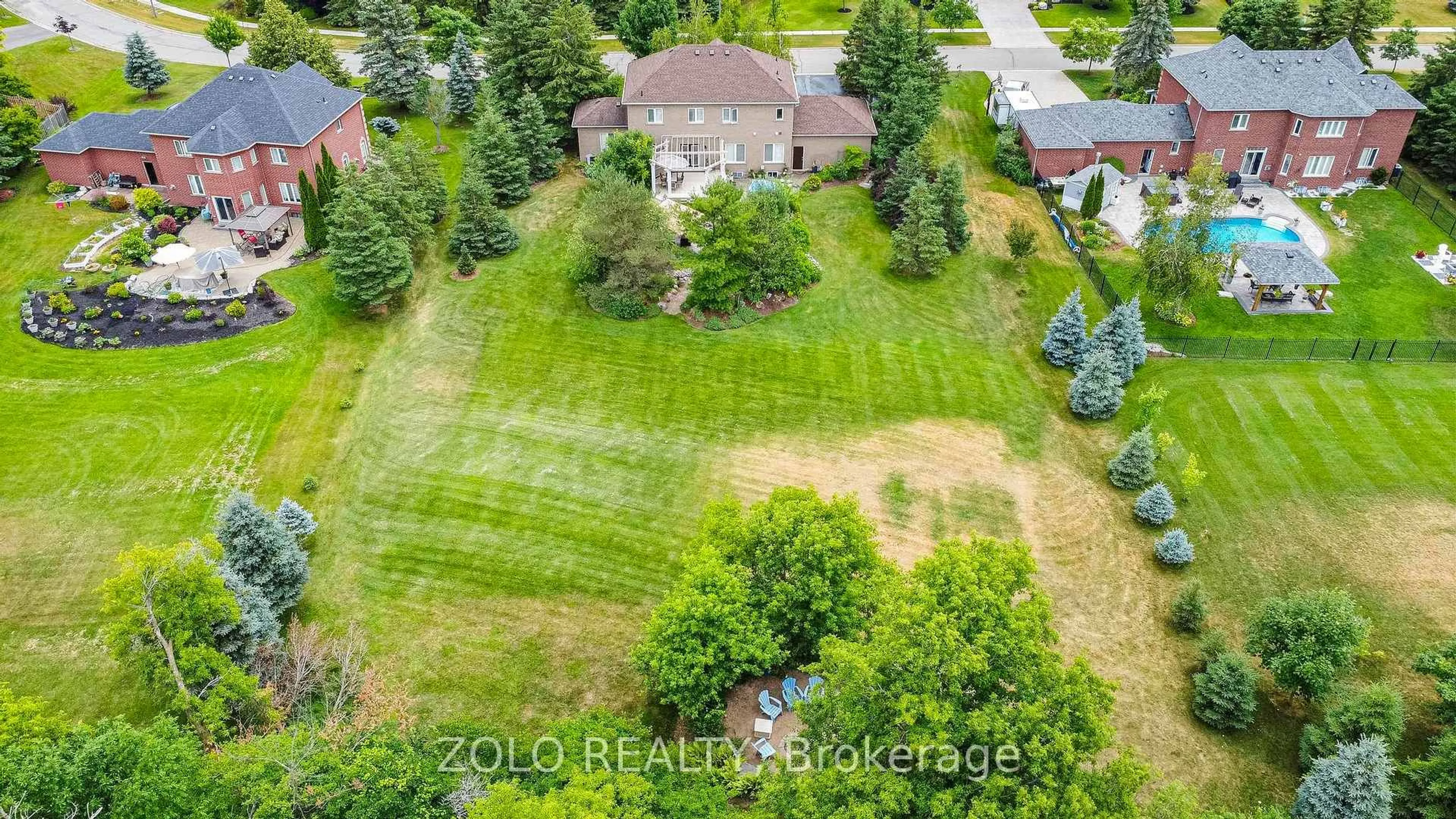 A pic from outside/outdoor area/front of a property/back of a property/a pic from drone, street for 6 Massari St, Caledon Ontario L7K 0B6