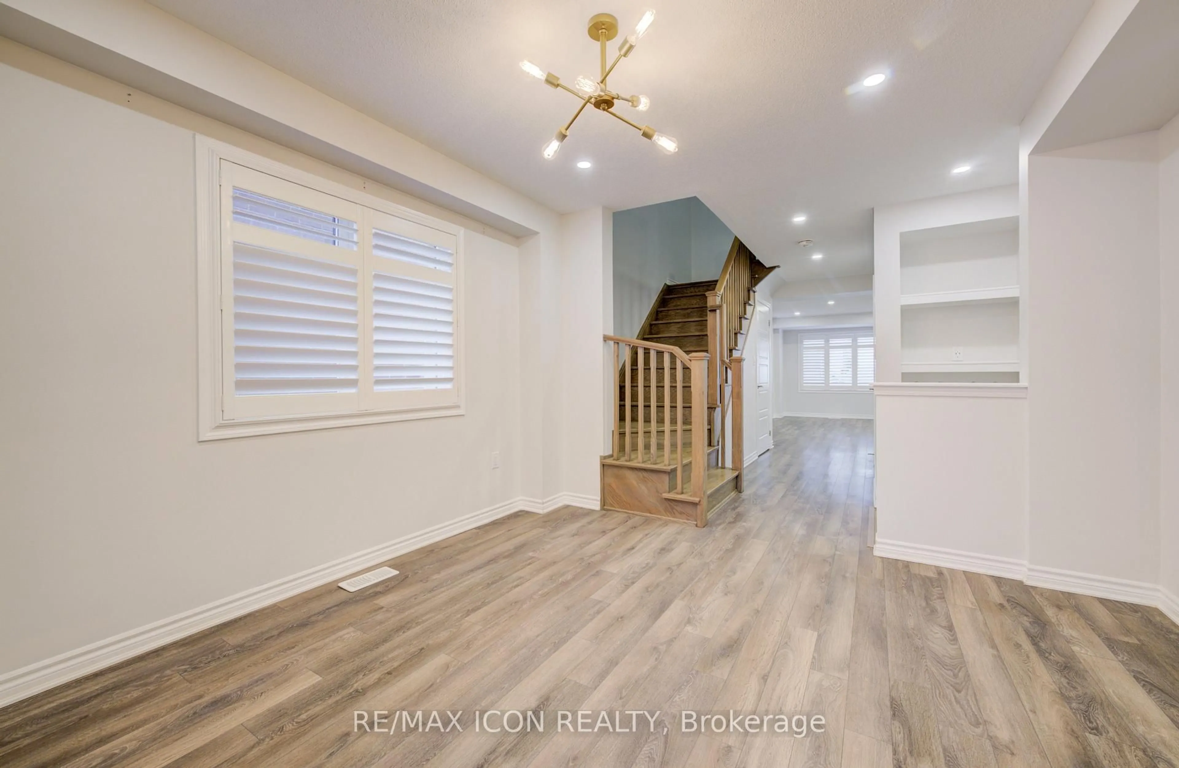 Unknown for 302 Jean Landing, Milton Ontario L9E 1C6