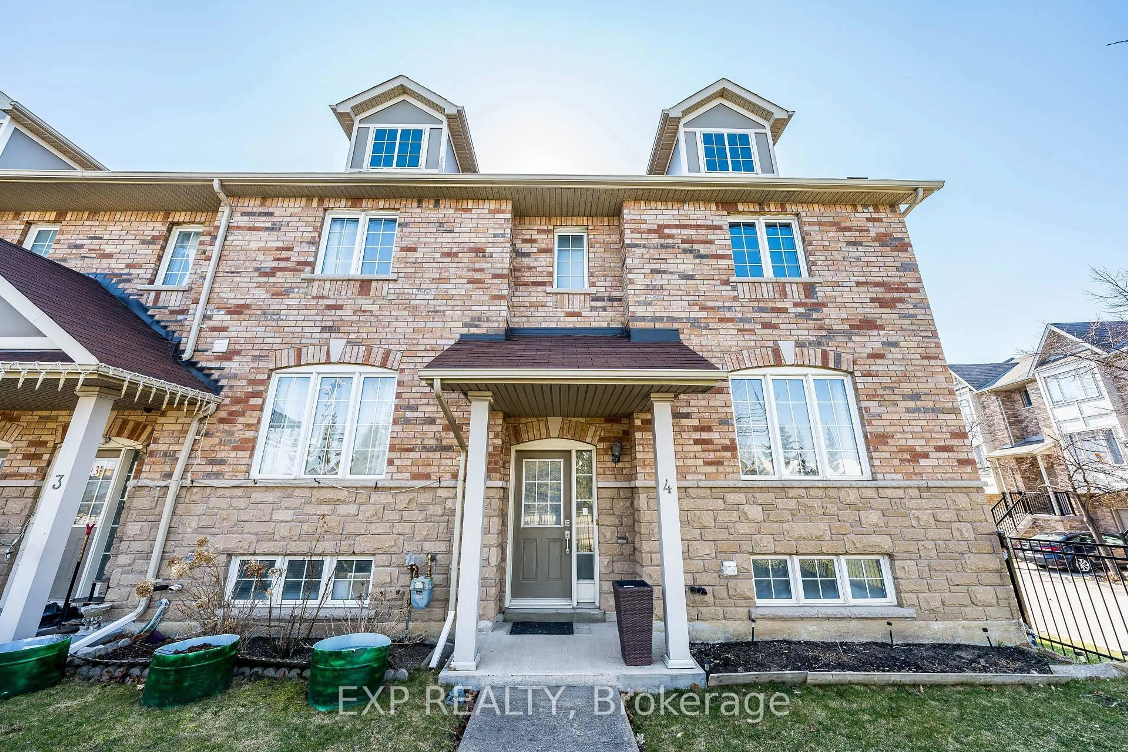 Home with brick exterior material, street for 2360 Britannia Rd #4, Mississauga Ontario L5M 2G7