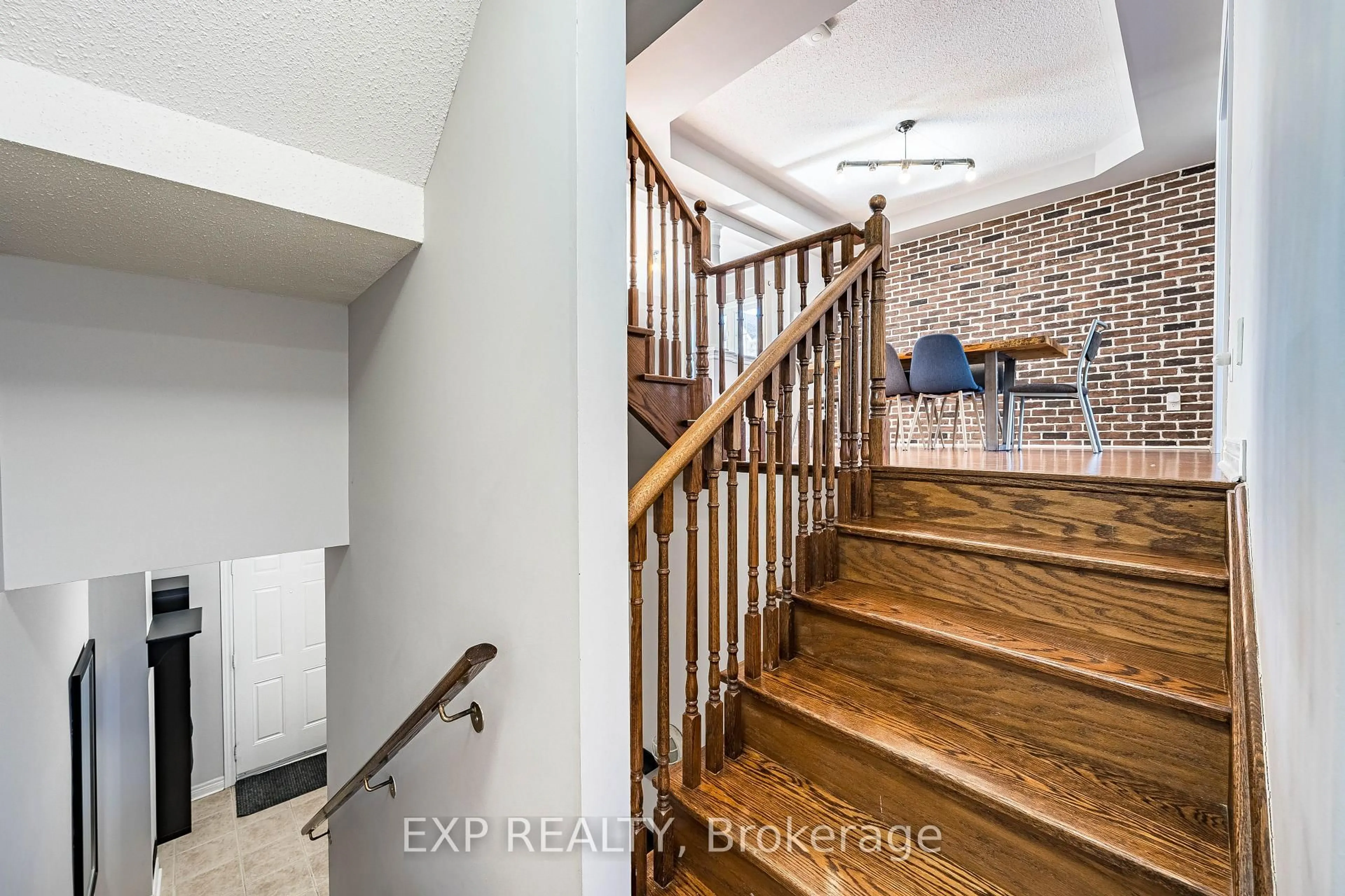 Unknown for 2360 Britannia Rd #4, Mississauga Ontario L5M 2G7