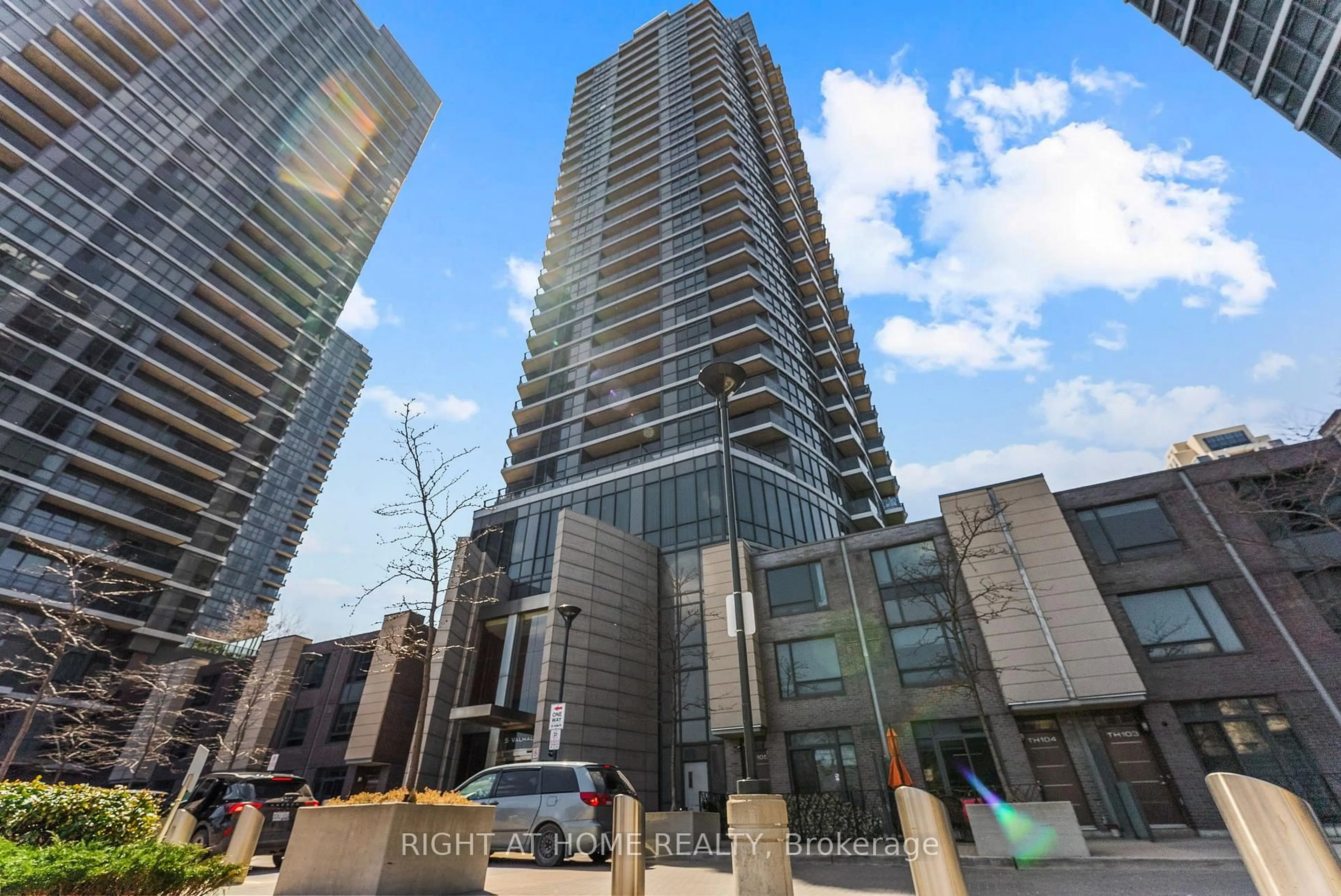 A pic from outside/outdoor area/front of a property/back of a property/a pic from drone, city buildings view from balcony for 5 Valhalla Inn Rd #2801, Toronto Ontario M9B 0B1