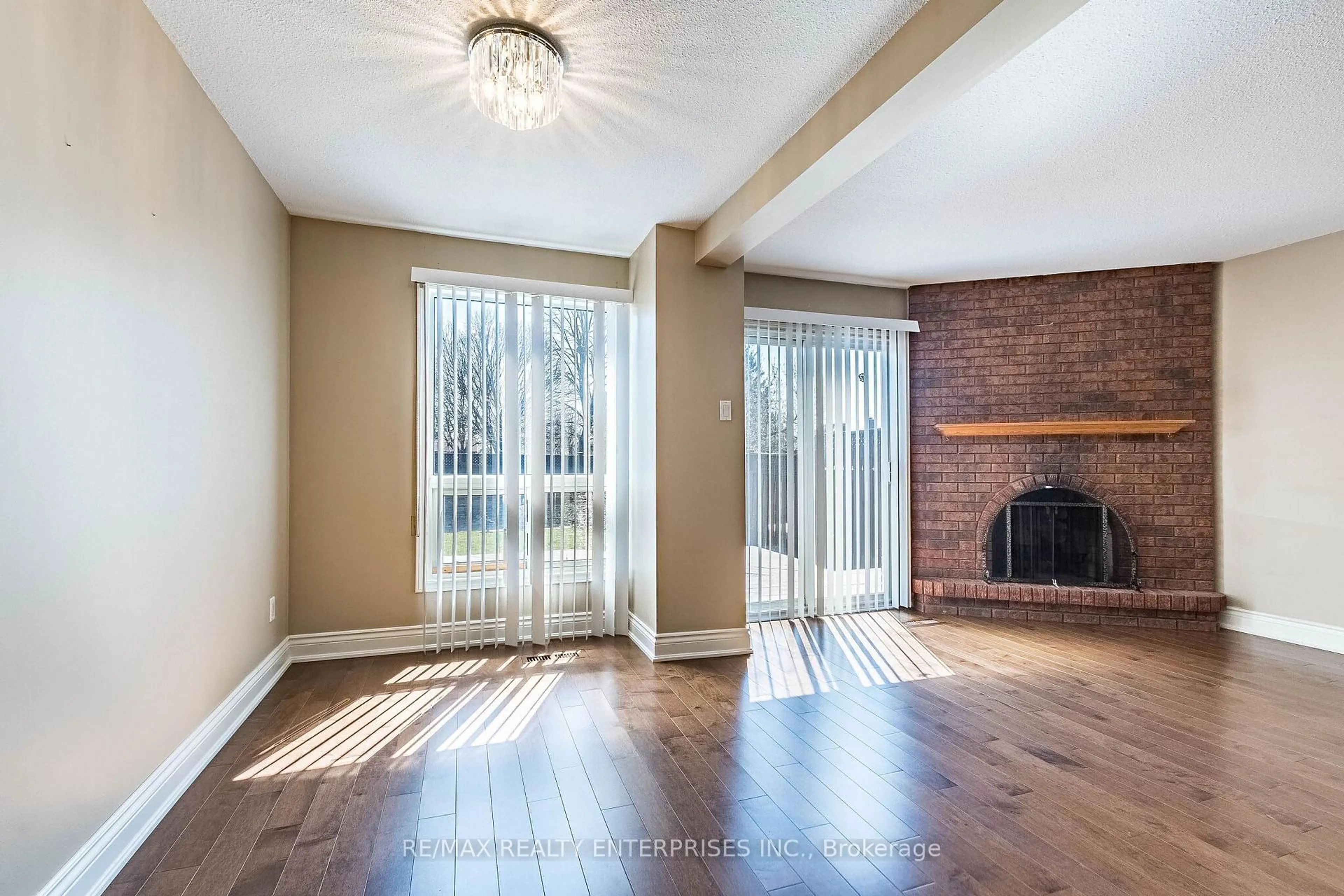 Unknown for 3016 Rymal Rd, Mississauga Ontario L4Y 4B4