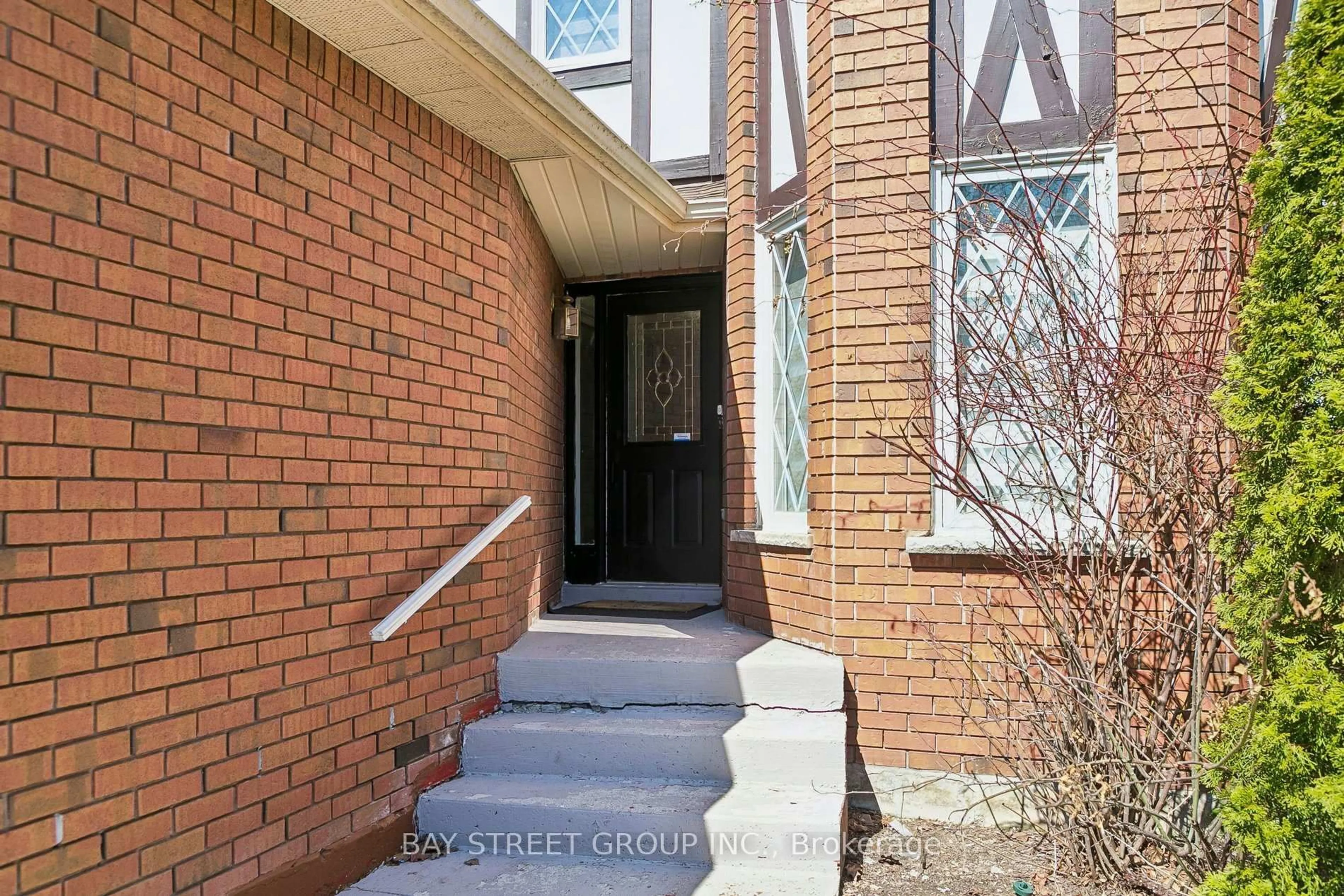 Unknown for 3307 Charlebrook Crt, Mississauga Ontario L5L 5B5