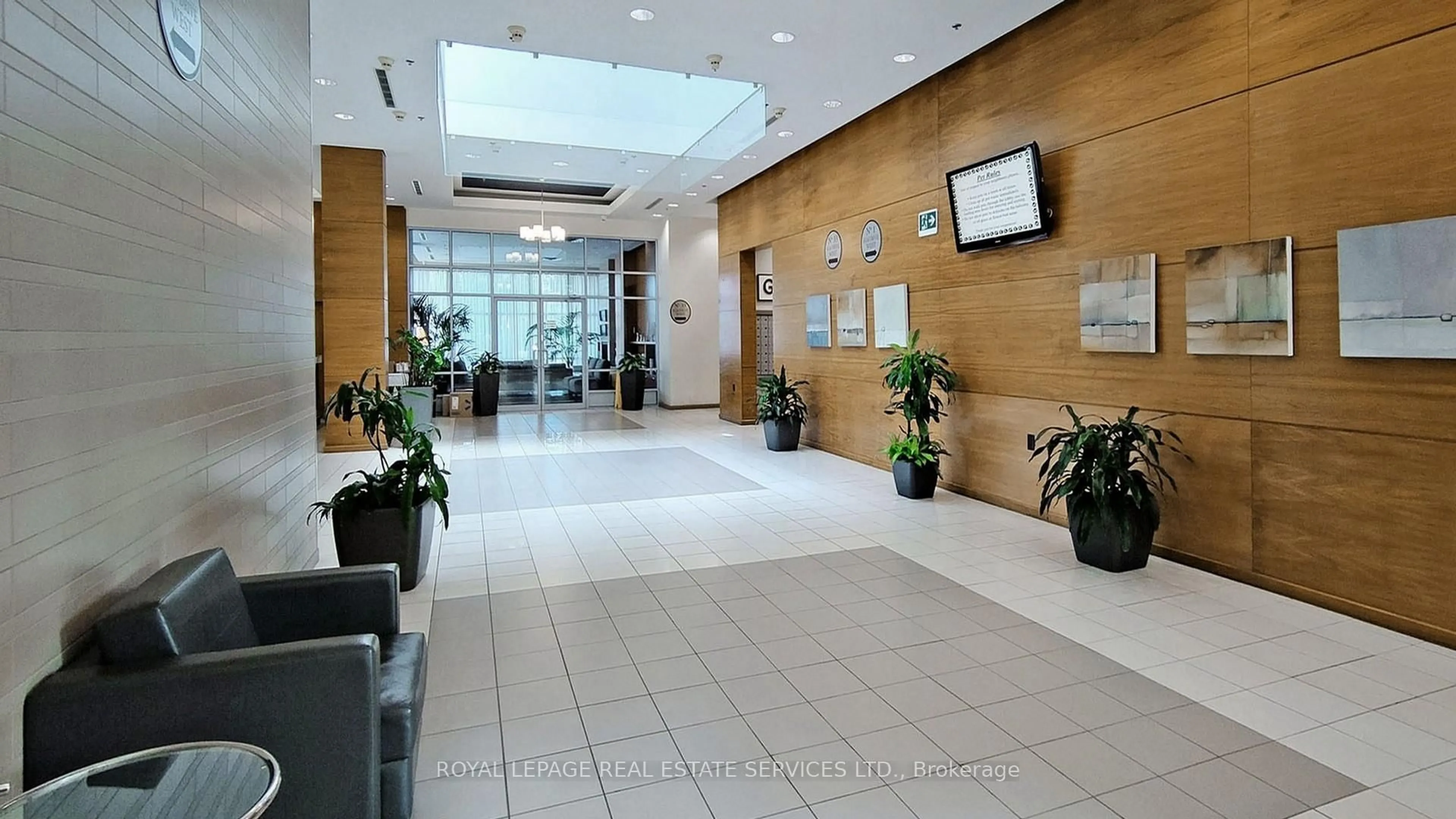 Lobby for 1 Elm Dr #2505, Mississauga Ontario L5B 3C2