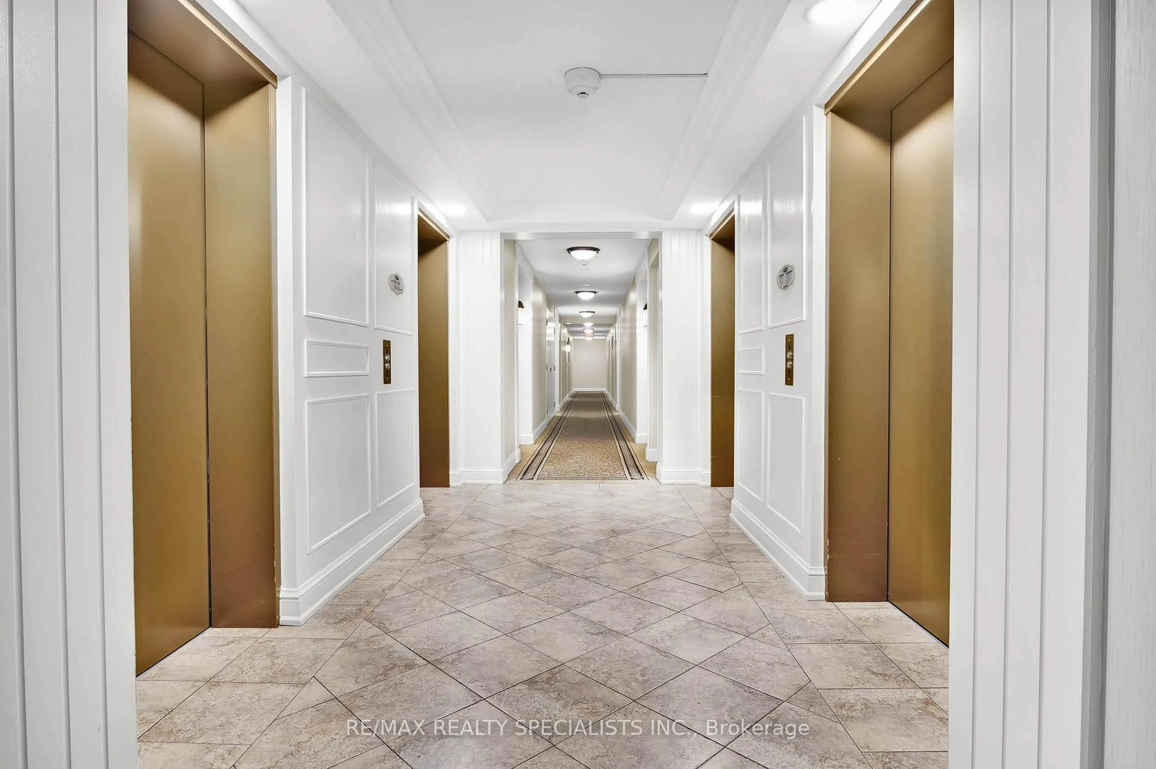 Indoor foyer for 710 Humberwood Blvd #1404, Toronto Ontario M9W 7J5