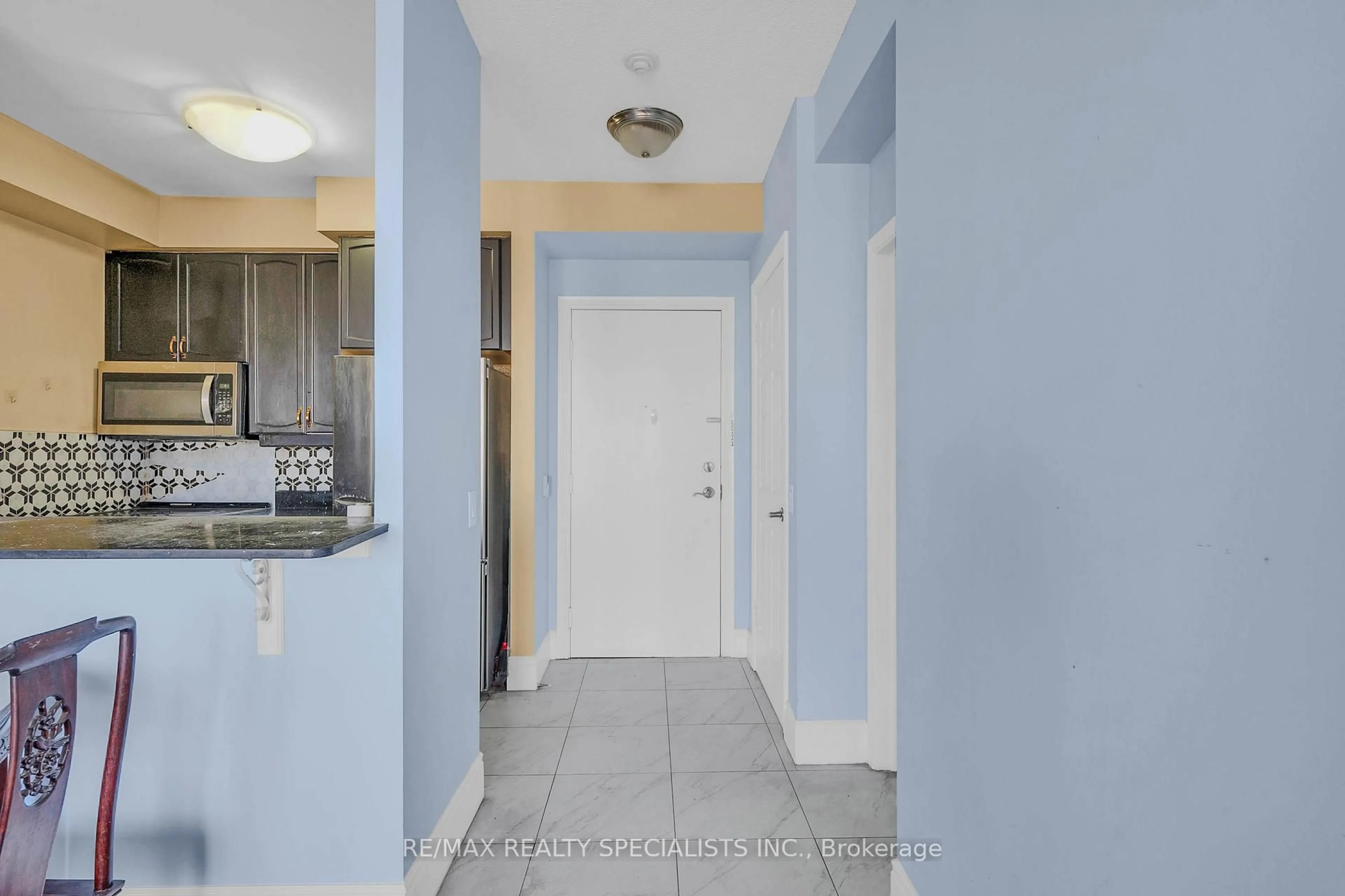 Indoor entryway for 710 Humberwood Blvd #1404, Toronto Ontario M9W 7J5
