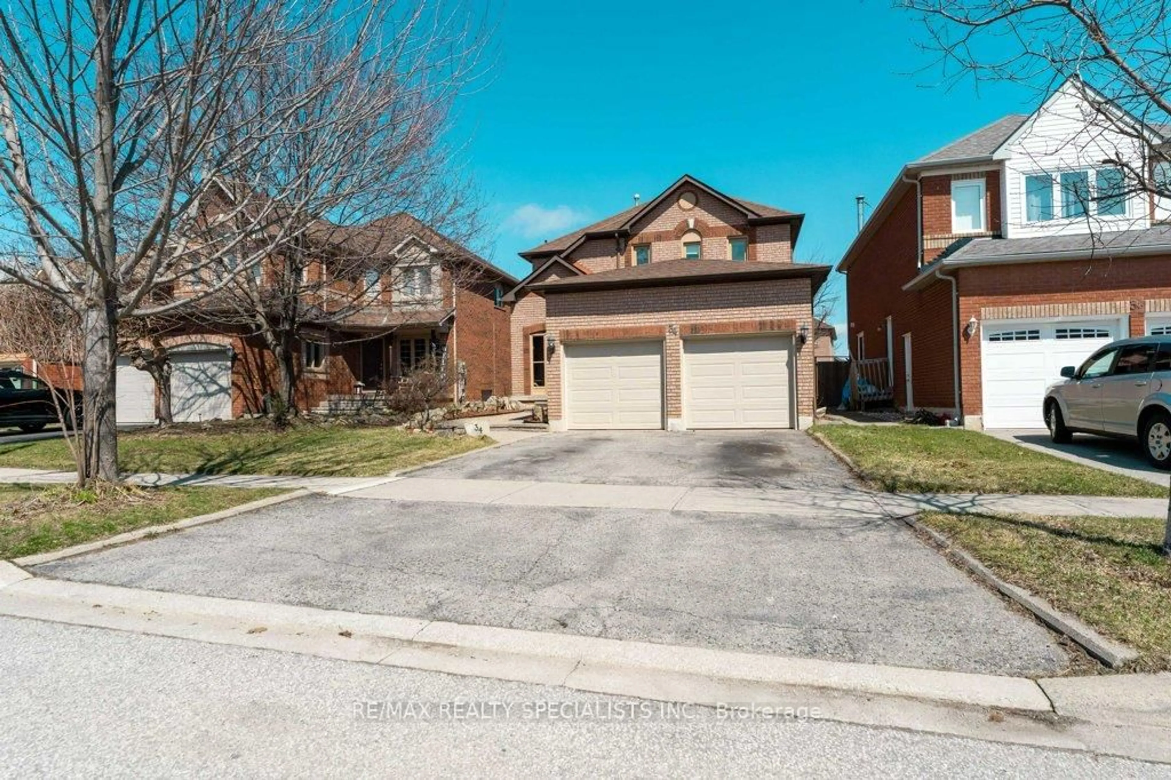 Home with brick exterior material, street for 34 Killaloe Cres, Halton Hills Ontario L7G 5N2