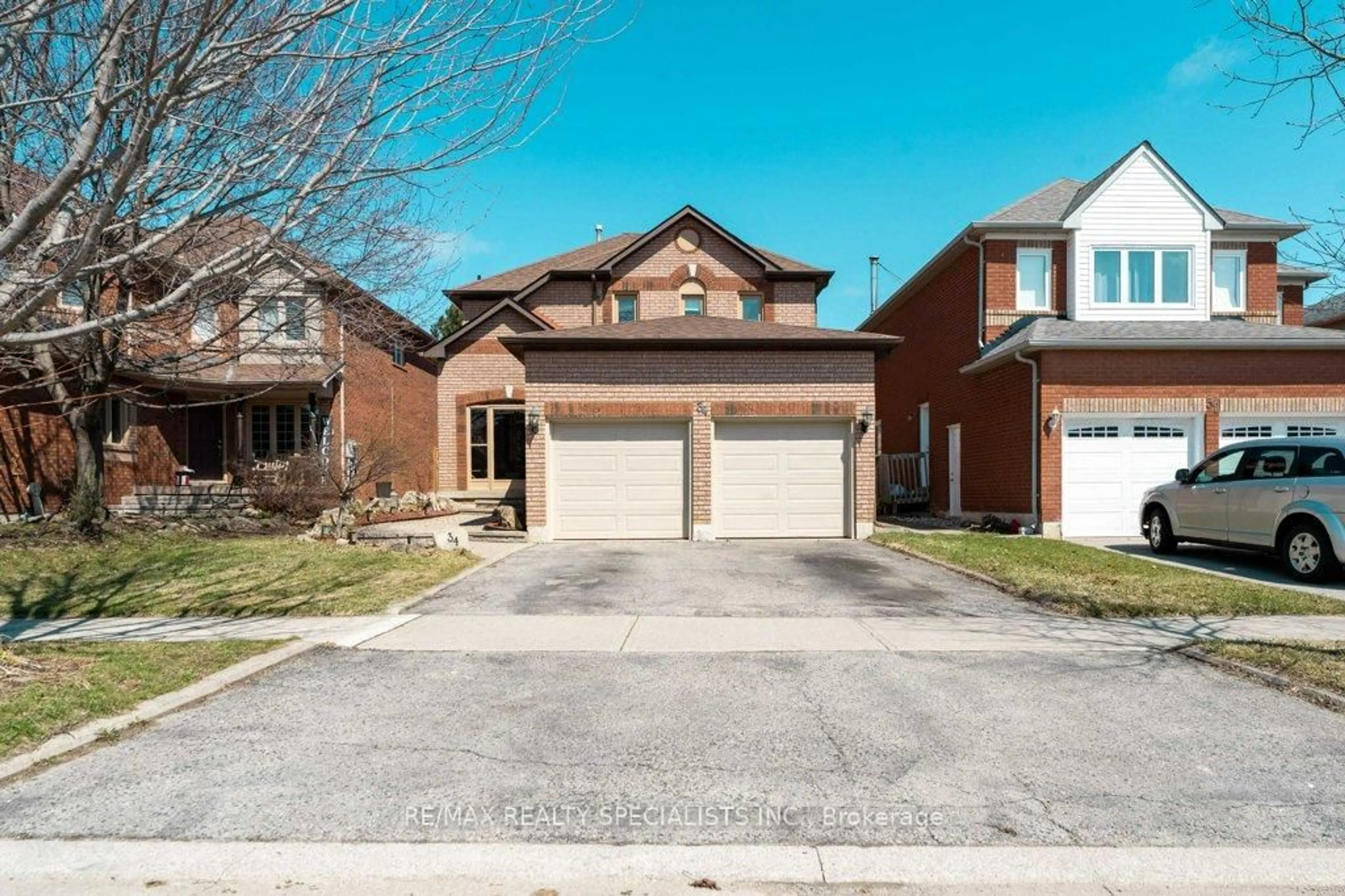 Home with brick exterior material, street for 34 Killaloe Cres, Halton Hills Ontario L7G 5N2