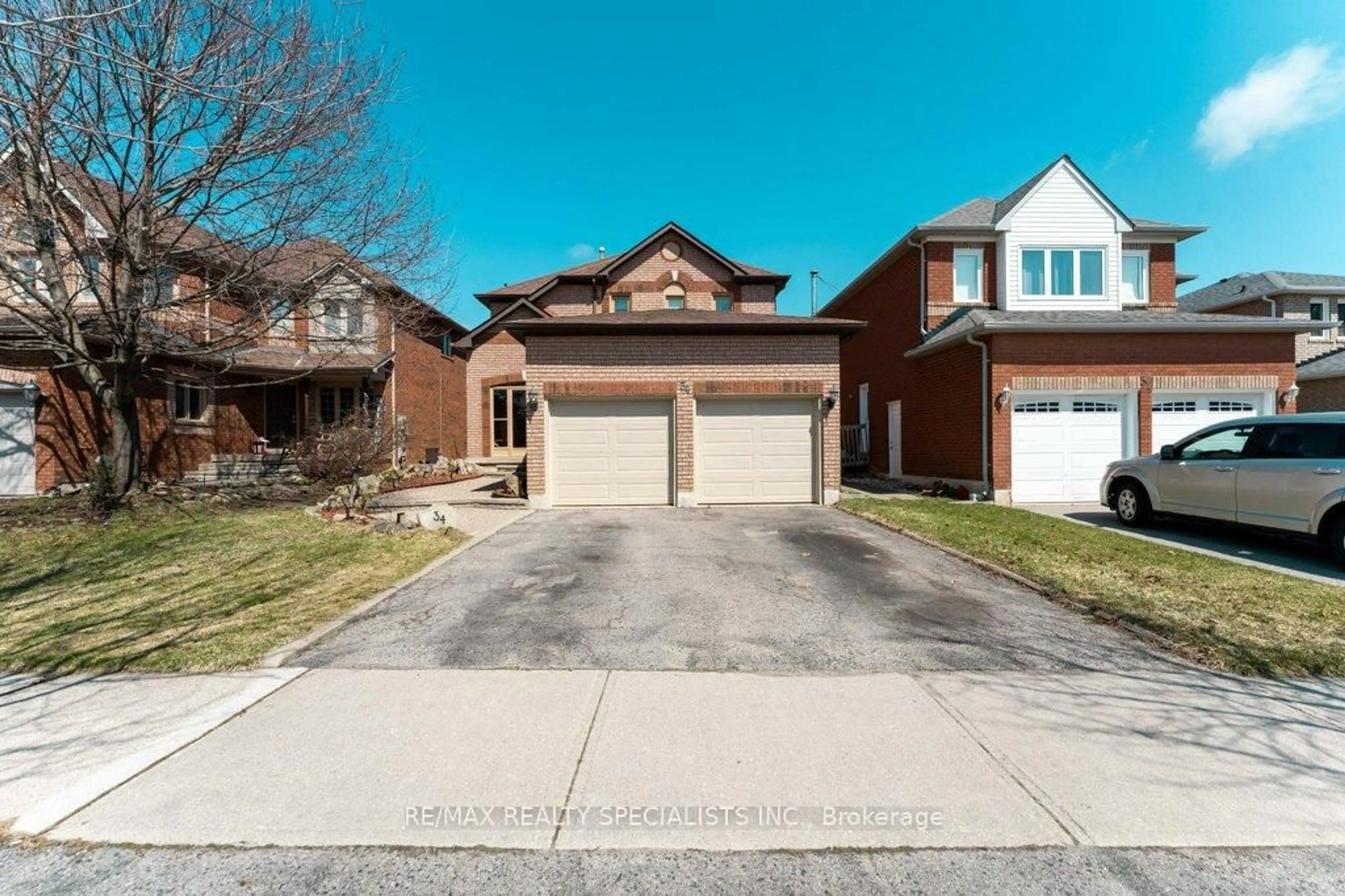 Home with brick exterior material, street for 34 Killaloe Cres, Halton Hills Ontario L7G 5N2