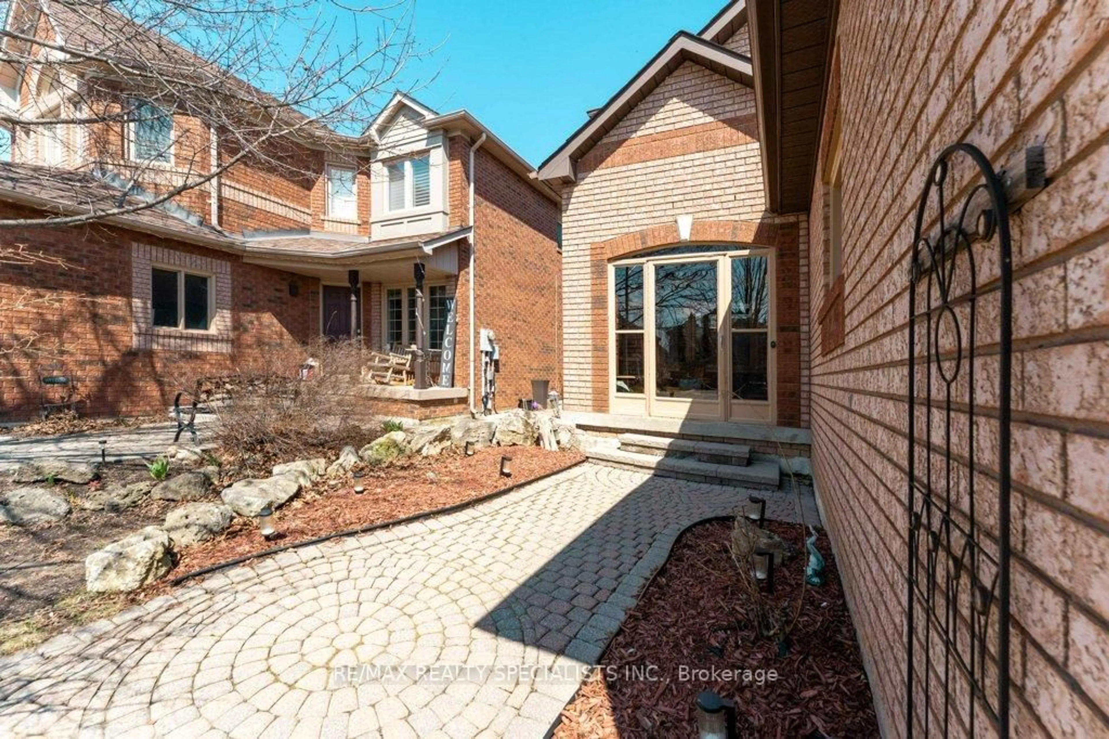 Home with brick exterior material, street for 34 Killaloe Cres, Halton Hills Ontario L7G 5N2