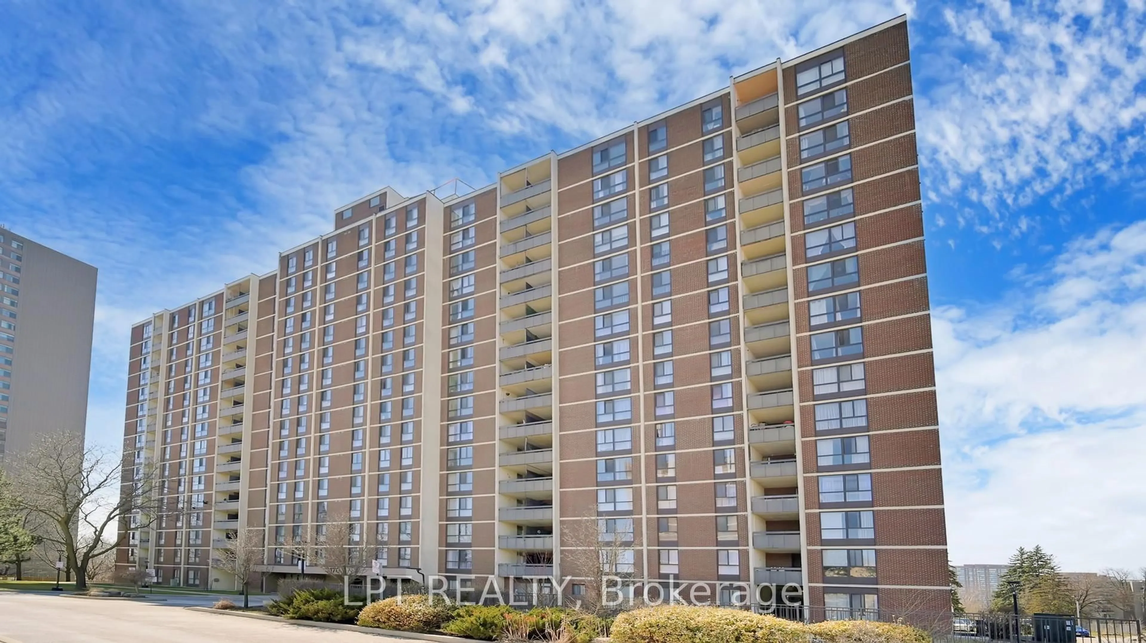 A pic from outside/outdoor area/front of a property/back of a property/a pic from drone, building for 3170 Kirwin Ave #1503, Mississauga Ontario L5A 3R1