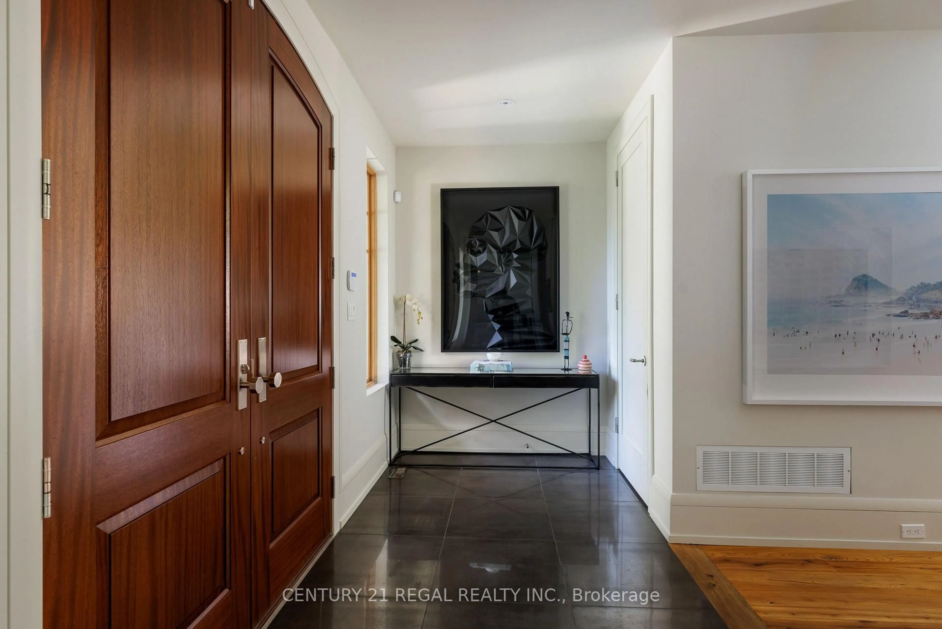 Indoor entryway for 2442 Meadowood Cres, Oakville Ontario L6L 1V6