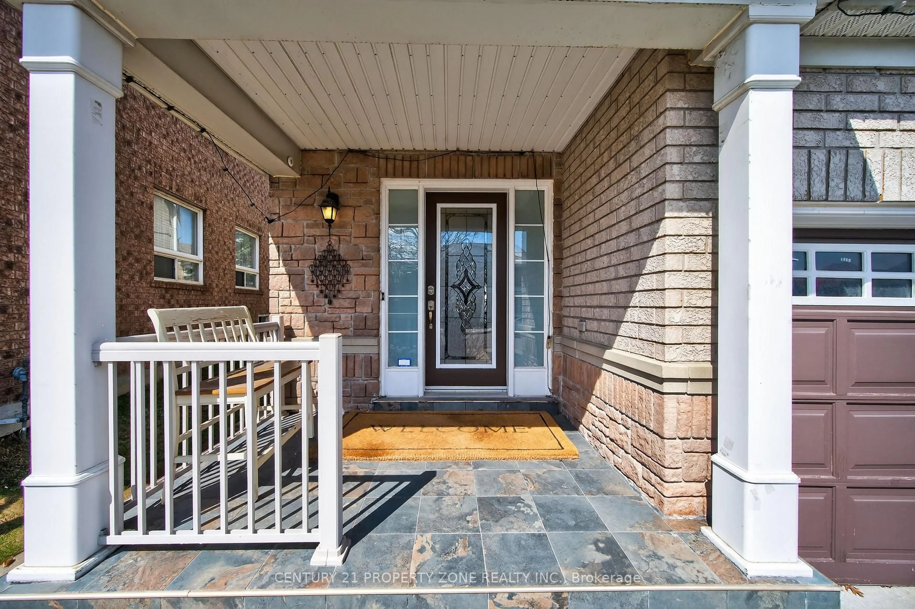 Indoor entryway for 16 Sweet Clover Cres, Brampton Ontario L6R 3A2