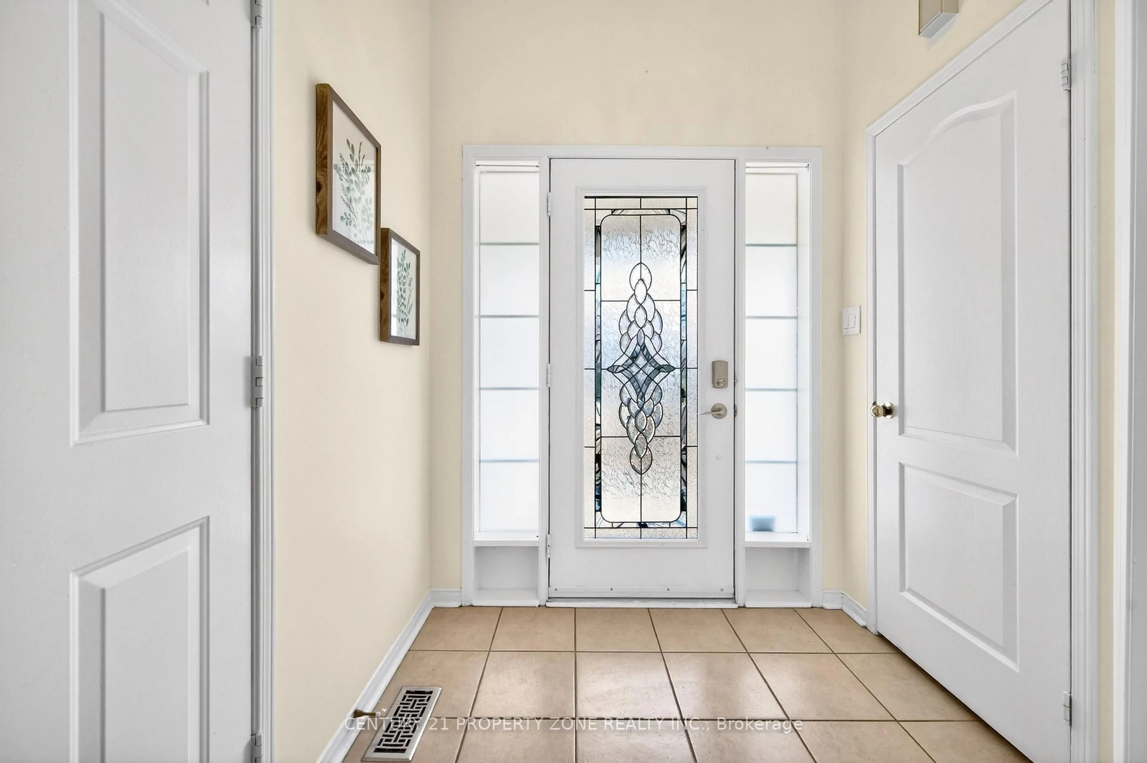 Indoor entryway for 16 Sweet Clover Cres, Brampton Ontario L6R 3A2