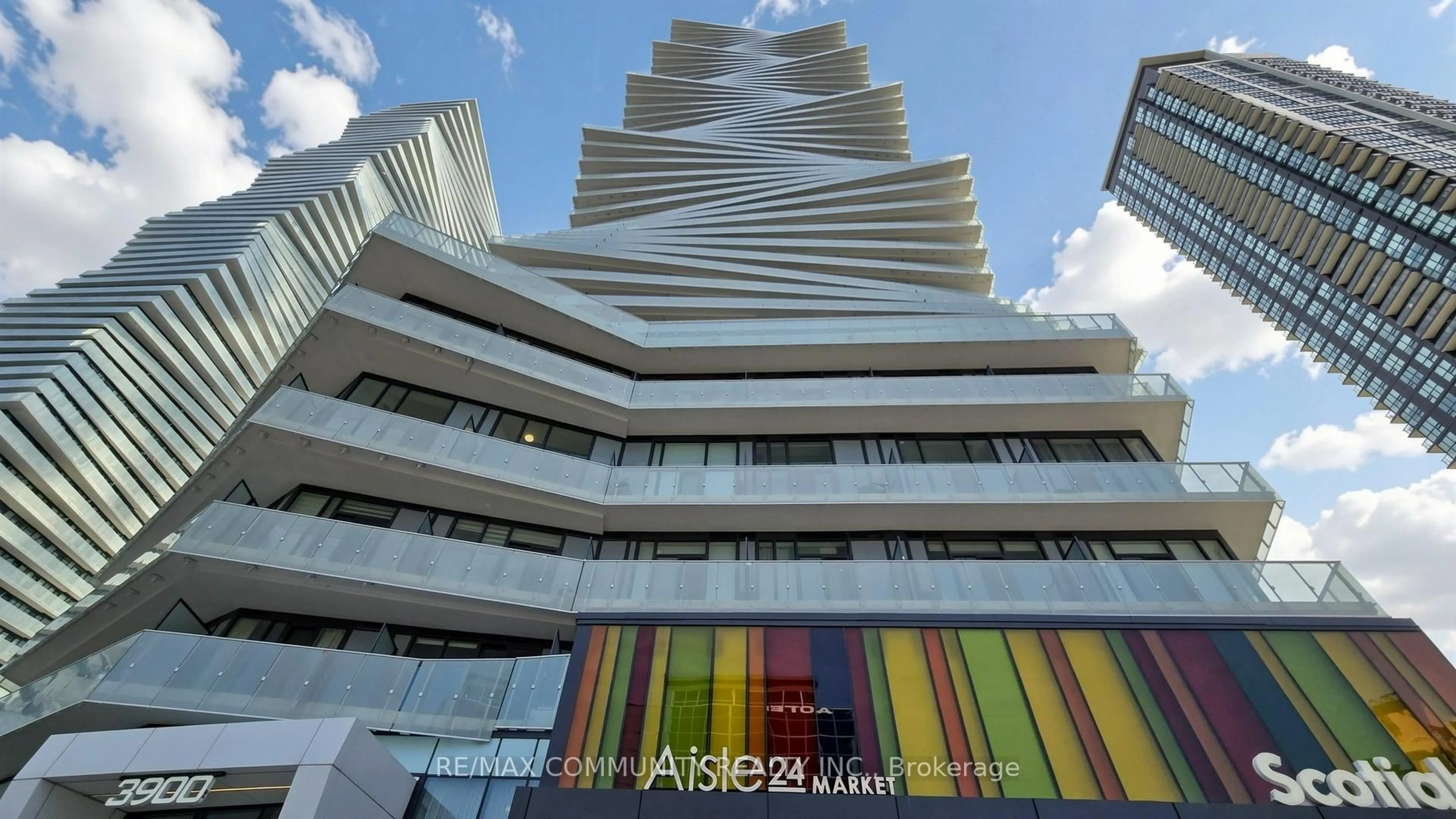 Blurry image for 3900 Confederation Pkwy #604, Mississauga Ontario L5B 0M3