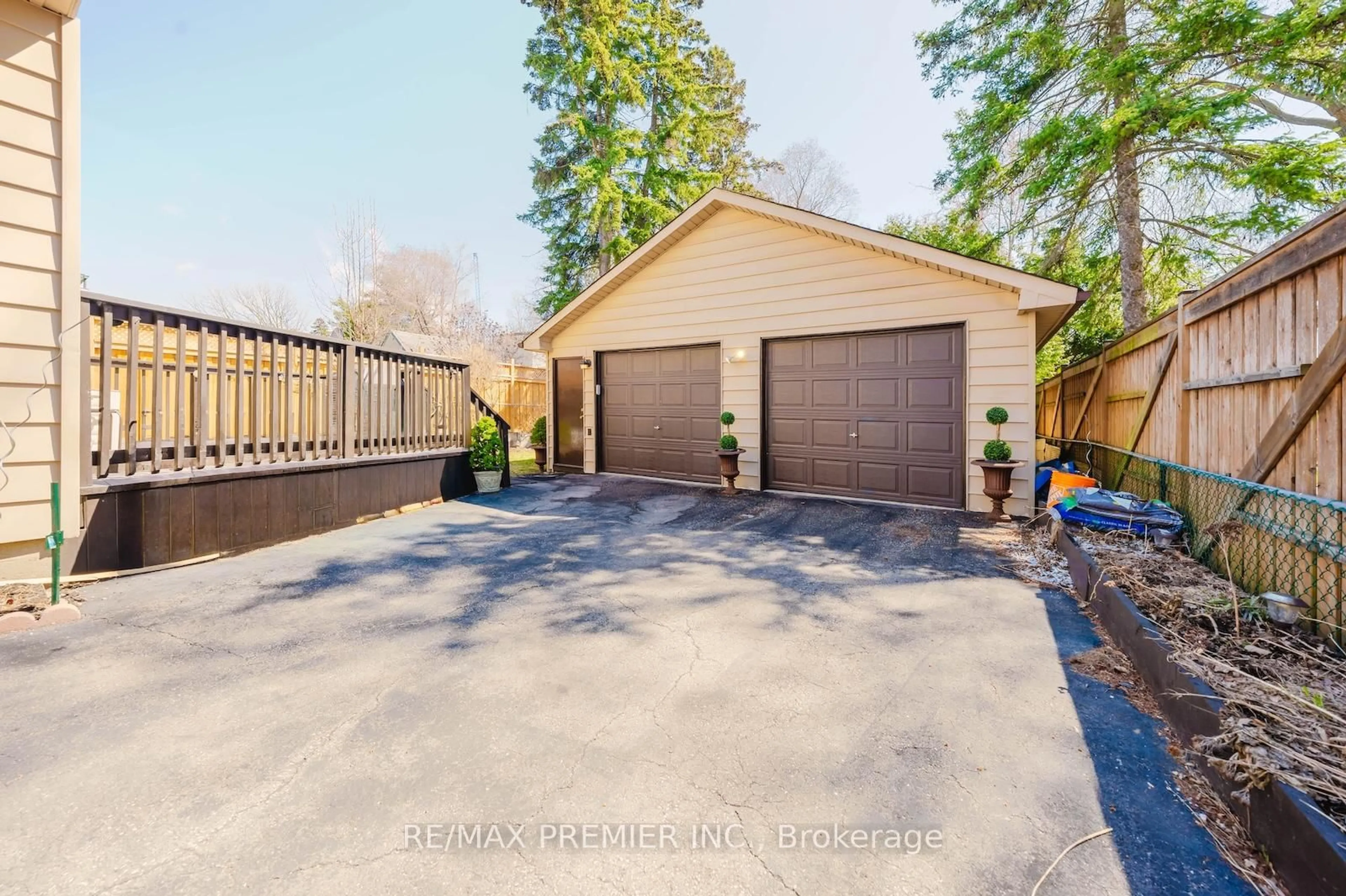 Indoor garage for 23 Lippincott St, Toronto Ontario M9N 1B3