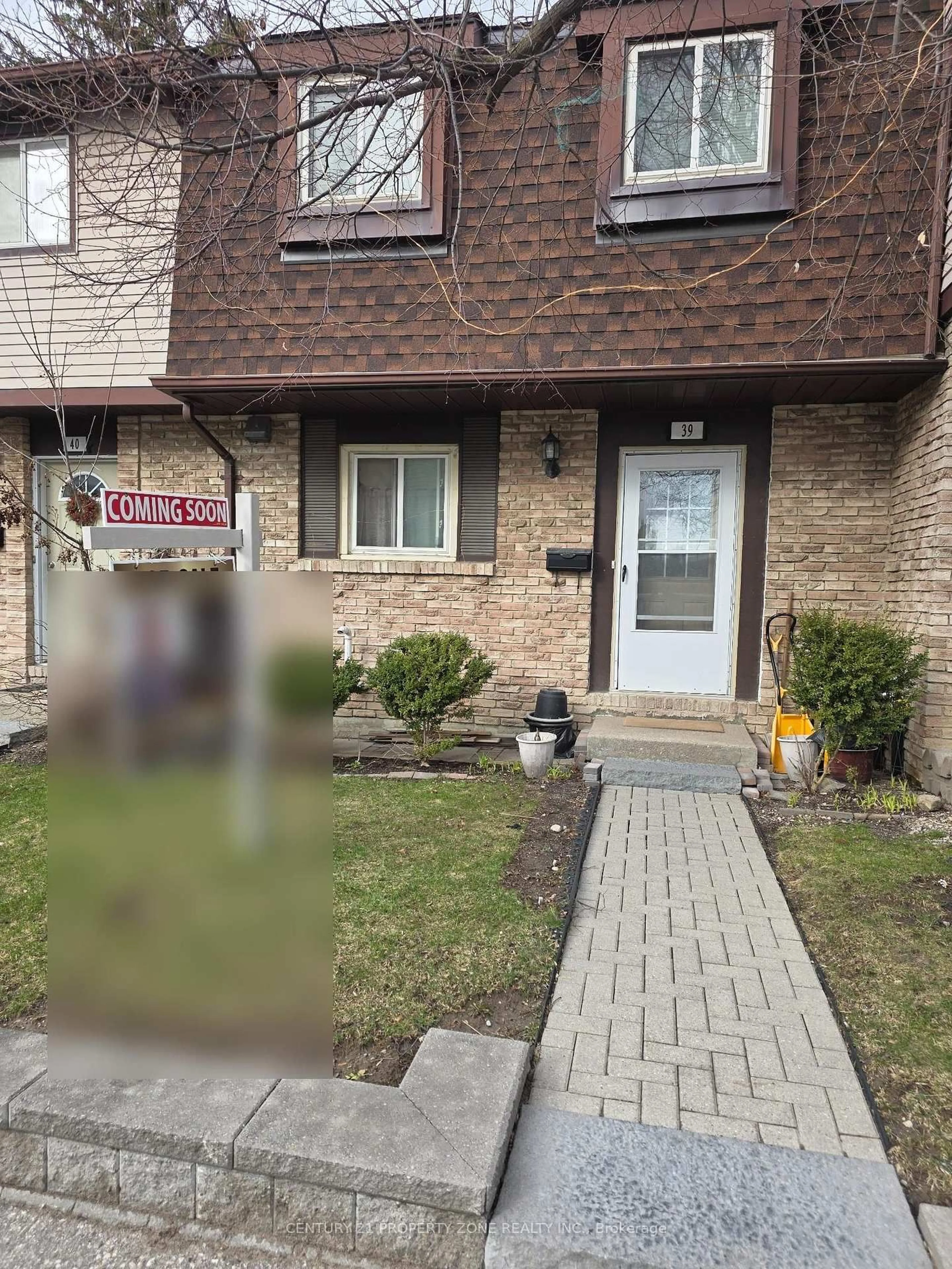 Home with brick exterior material, street for 45 Hansen Rd #39, Brampton Ontario L6V 3C5