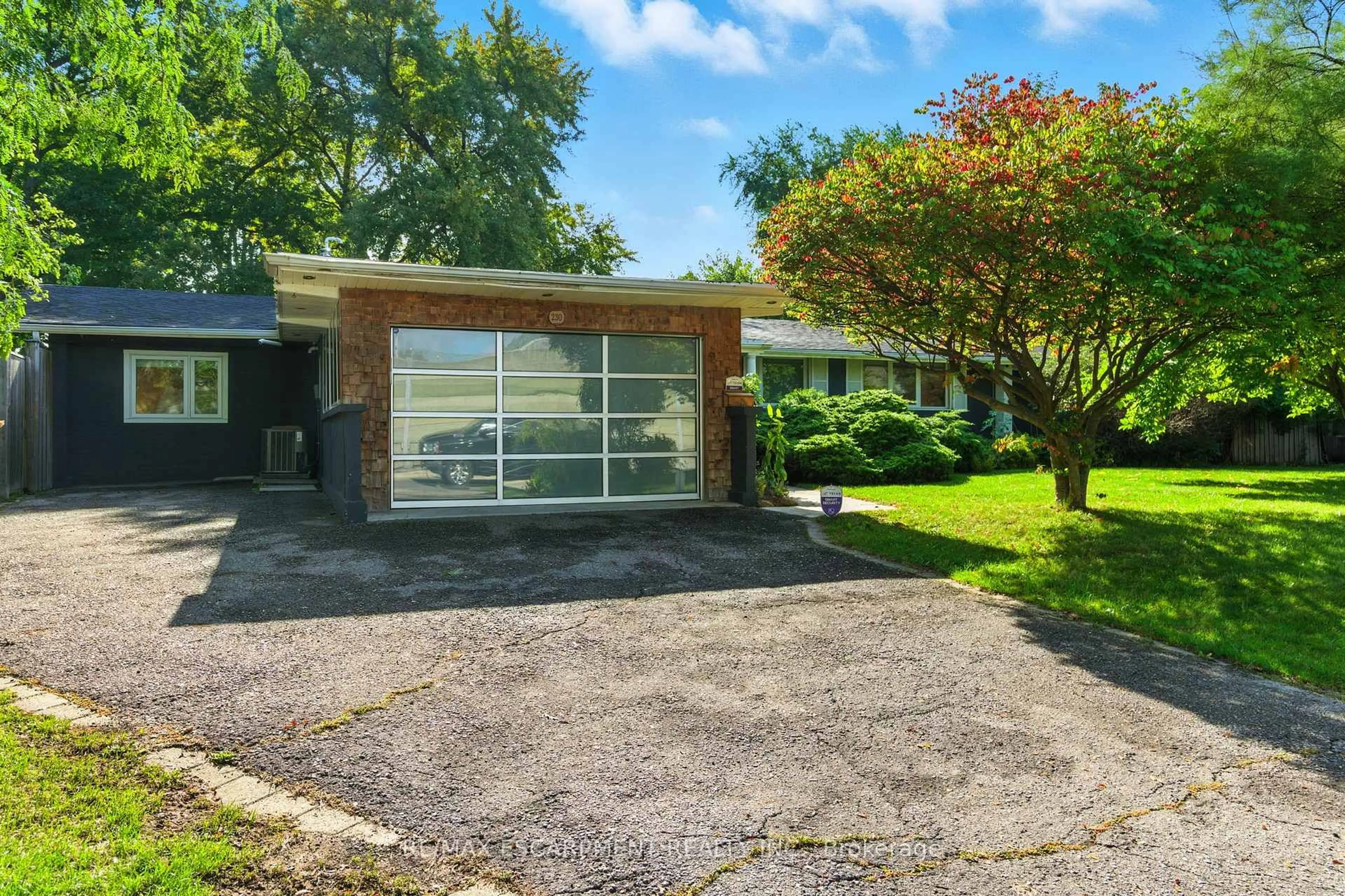 Unknown for 230 South Service Rd, Mississauga Ontario L5G 2S1