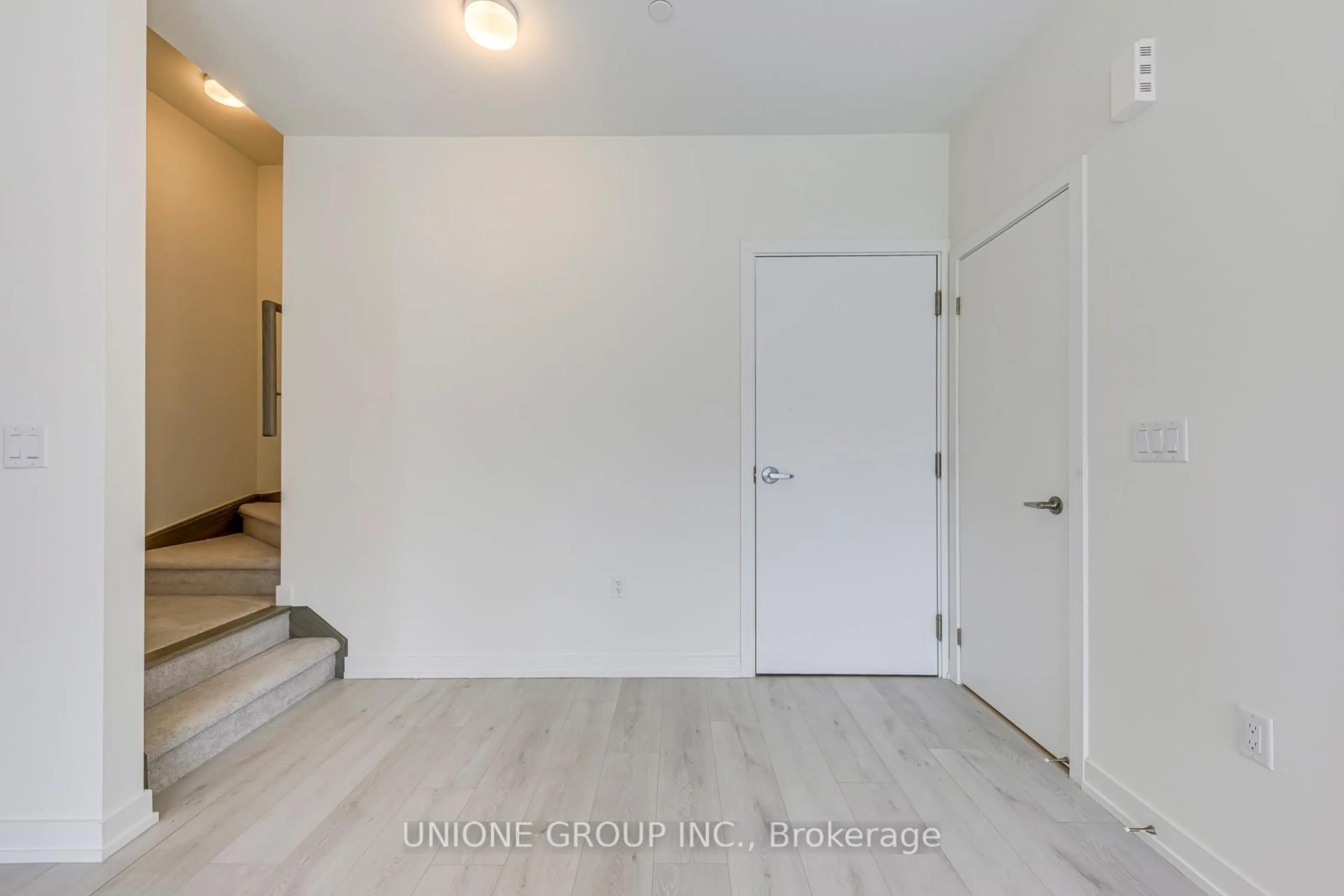 Indoor entryway for 3538 Colonial Dr #20, Mississauga Ontario L5L 0C1