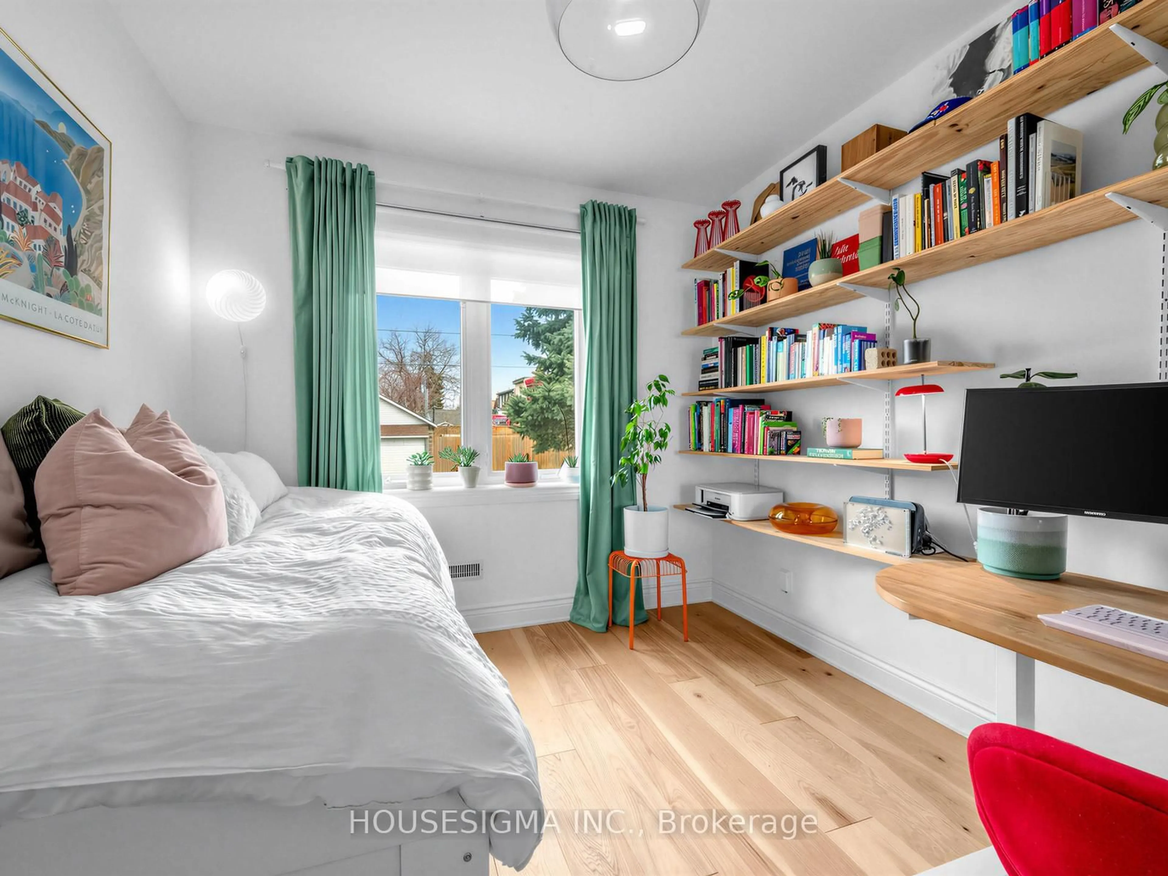 Bedroom with bed, wood/laminate floor for 75 Henrietta St, Toronto Ontario M6N 1S5