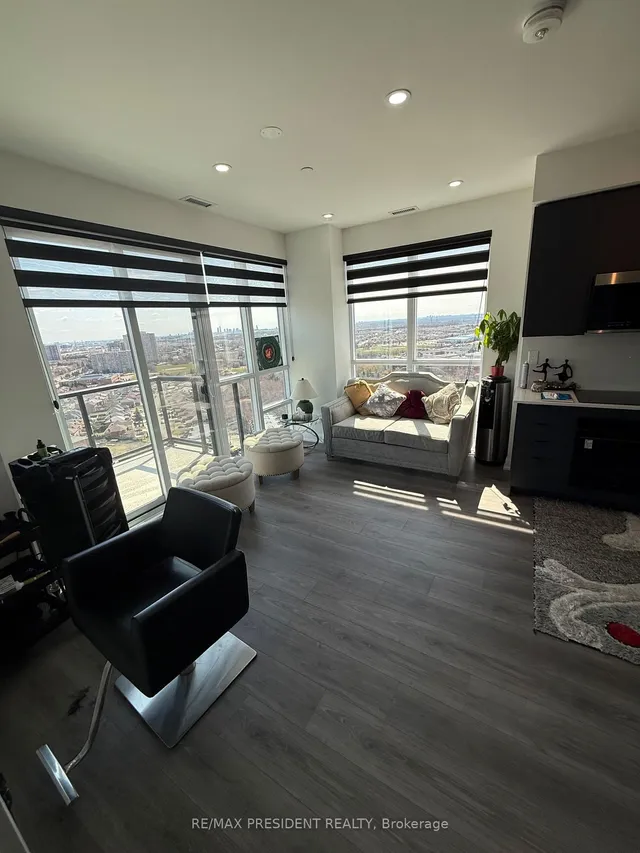 225 Malta Ave #2104, Brampton 2