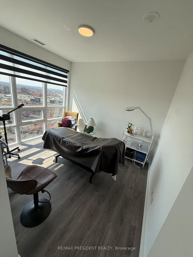 225 Malta Ave #2104, Brampton 4