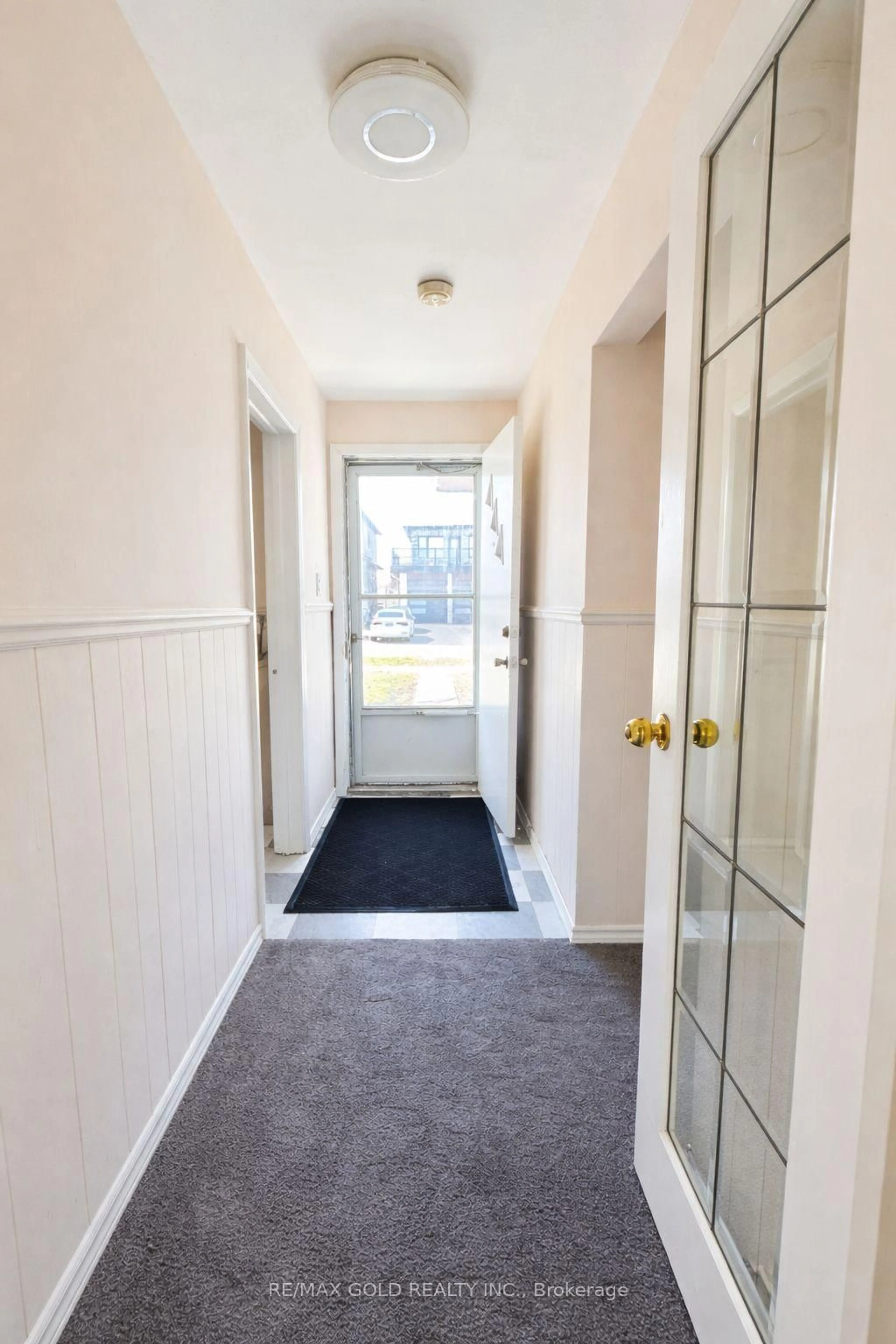 Unknown for 7681 Redstone Rd, Mississauga Ontario L4T 2B7