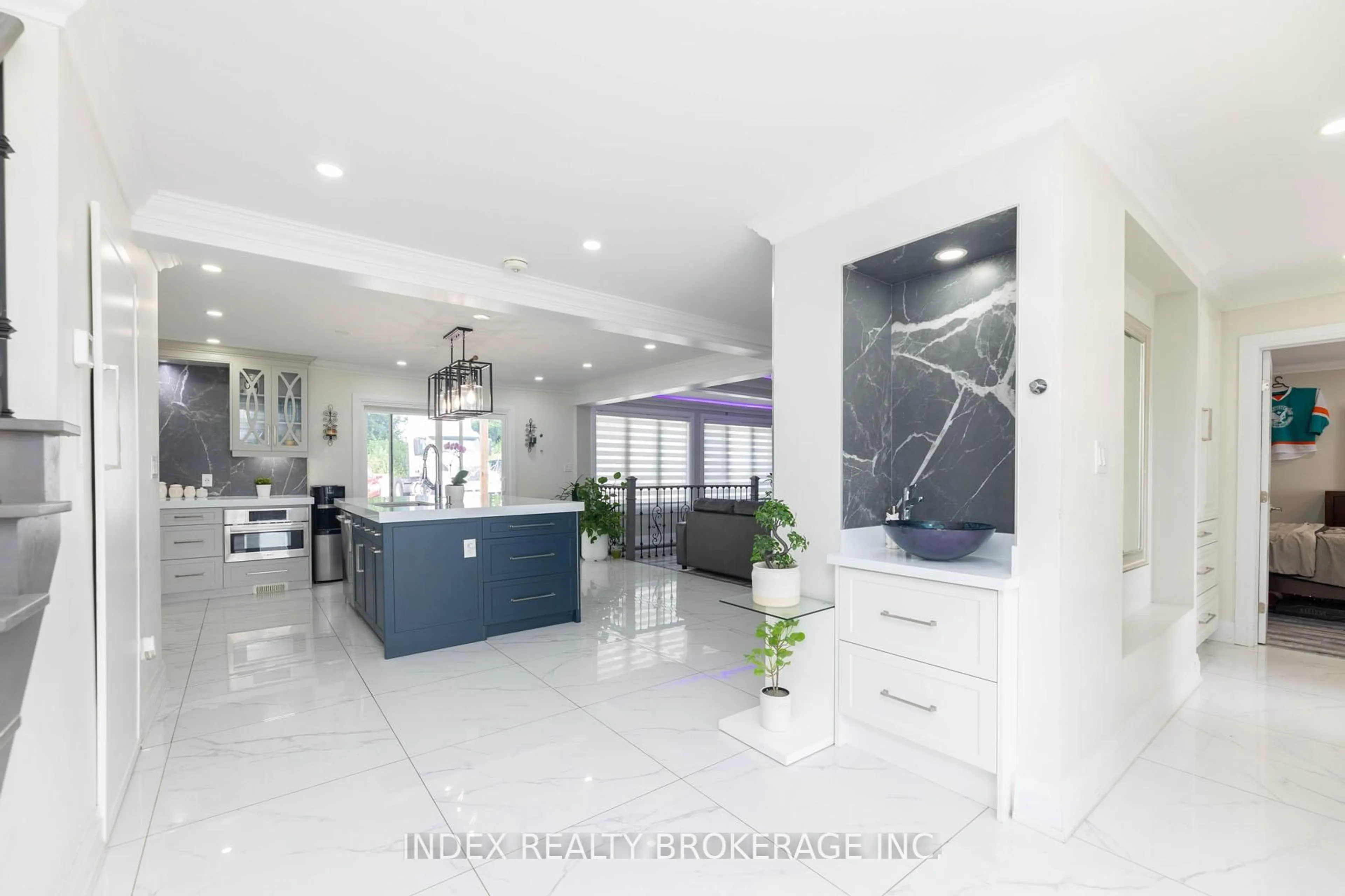 Contemporary kitchen, ceramic/tile floor for 15277 Dixie Rd, Caledon Ontario L7C 2N1