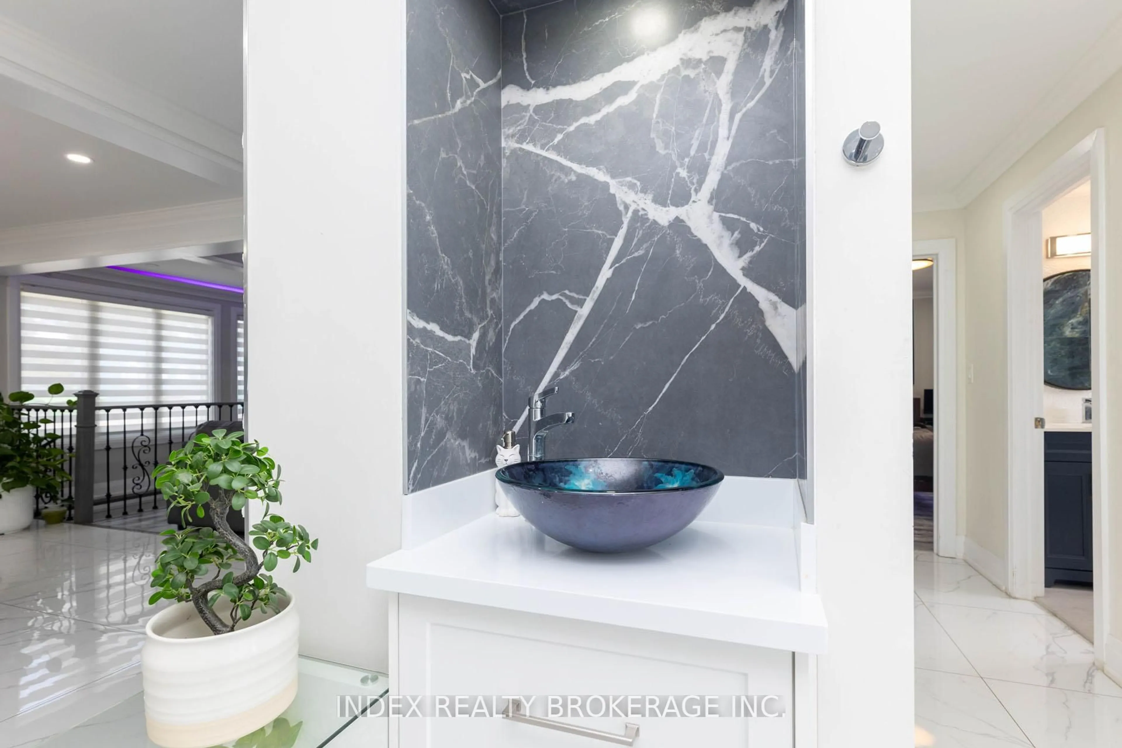 Contemporary bathroom, ceramic/tile floor for 15277 Dixie Rd, Caledon Ontario L7C 2N1