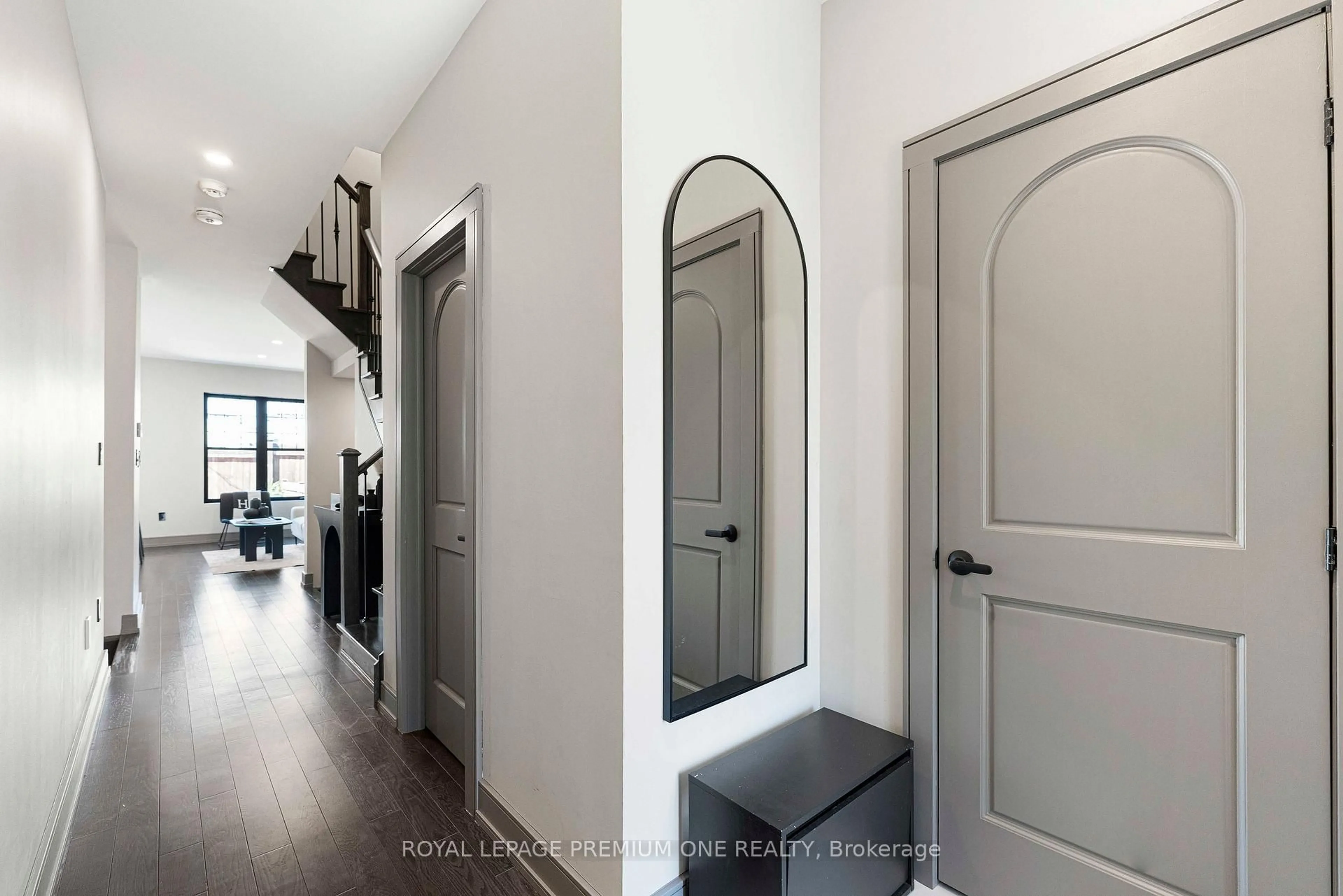 Indoor entryway for 18 Morra Ave, Caledon Ontario L7E 4K5