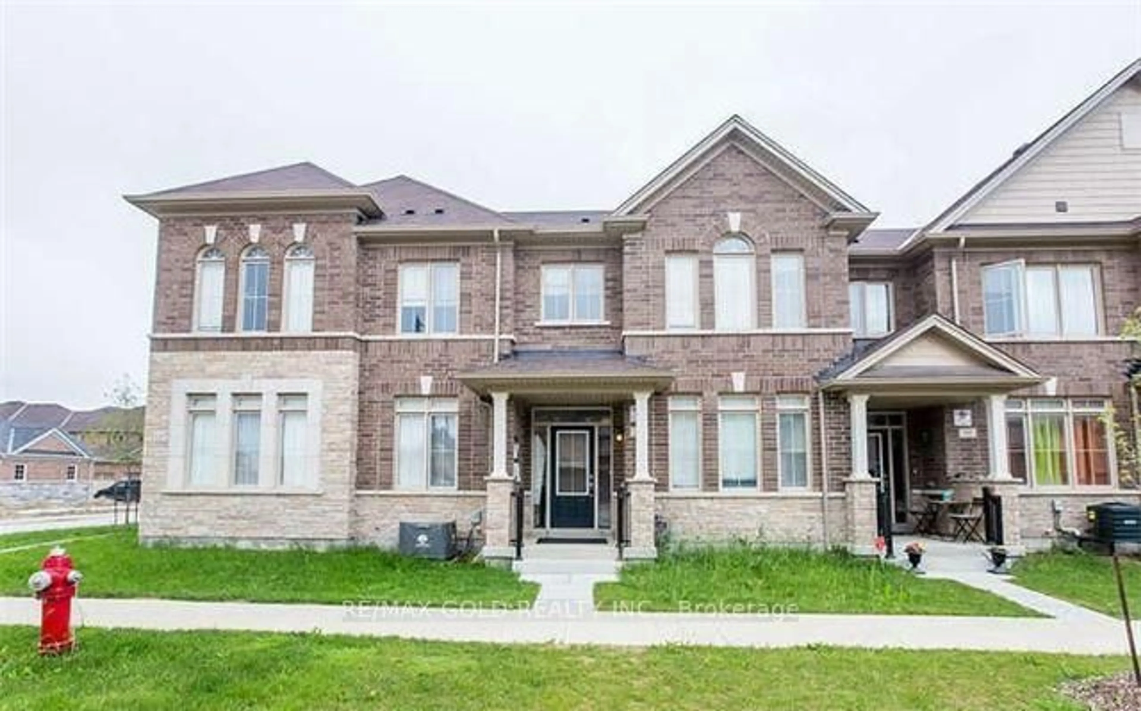 Home with brick exterior material, street for 61 Yellowknife Rd, Brampton Ontario L6R 0B3