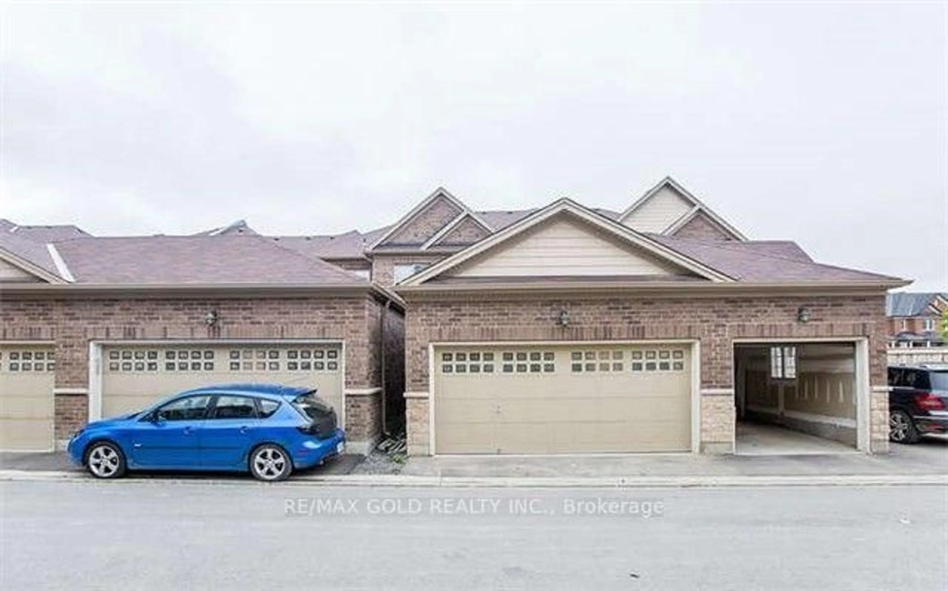 Home with brick exterior material, street for 61 Yellowknife Rd, Brampton Ontario L6R 0B3