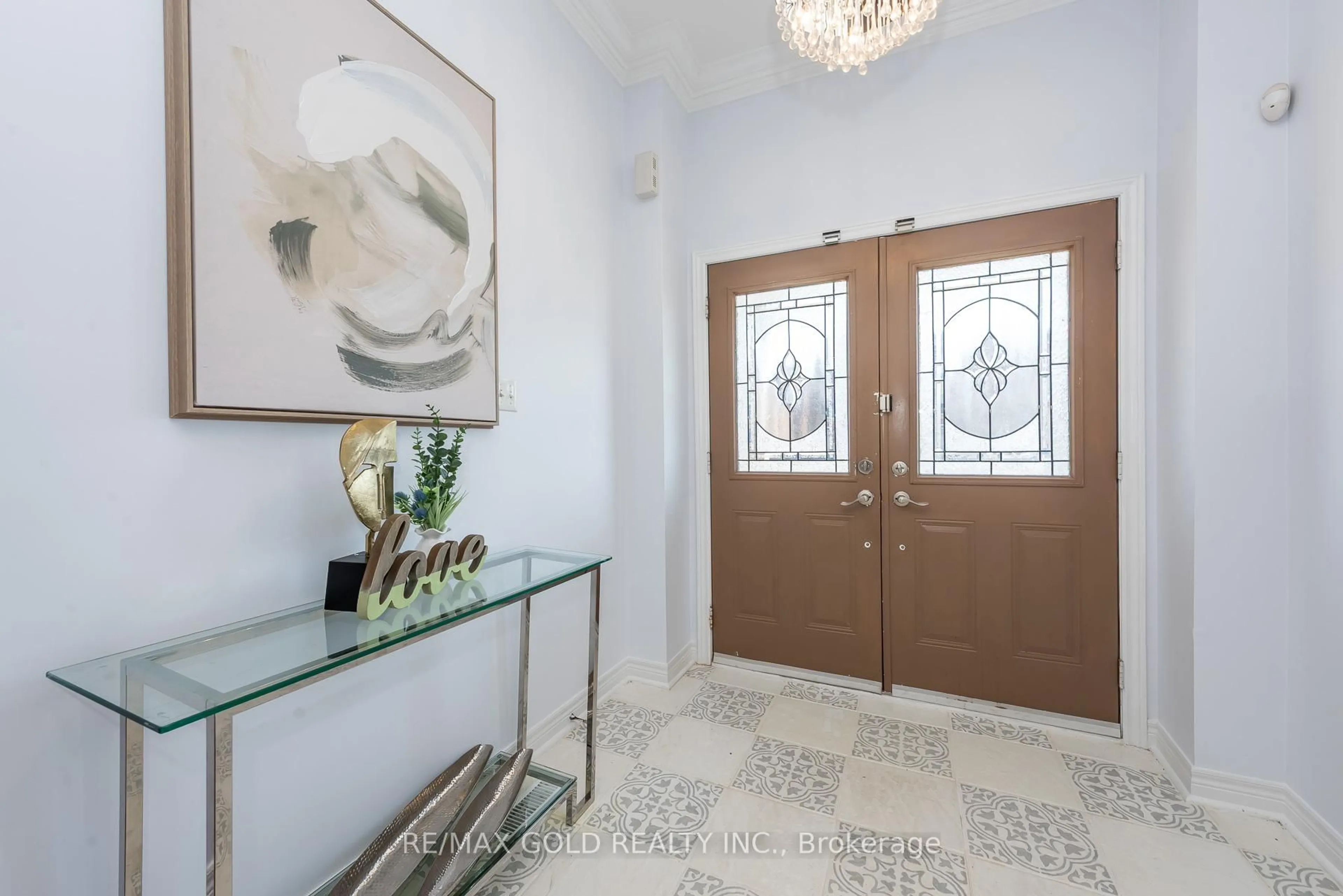 Indoor entryway for 36 Tatra Cres, Brampton Ontario L6Y 0K6