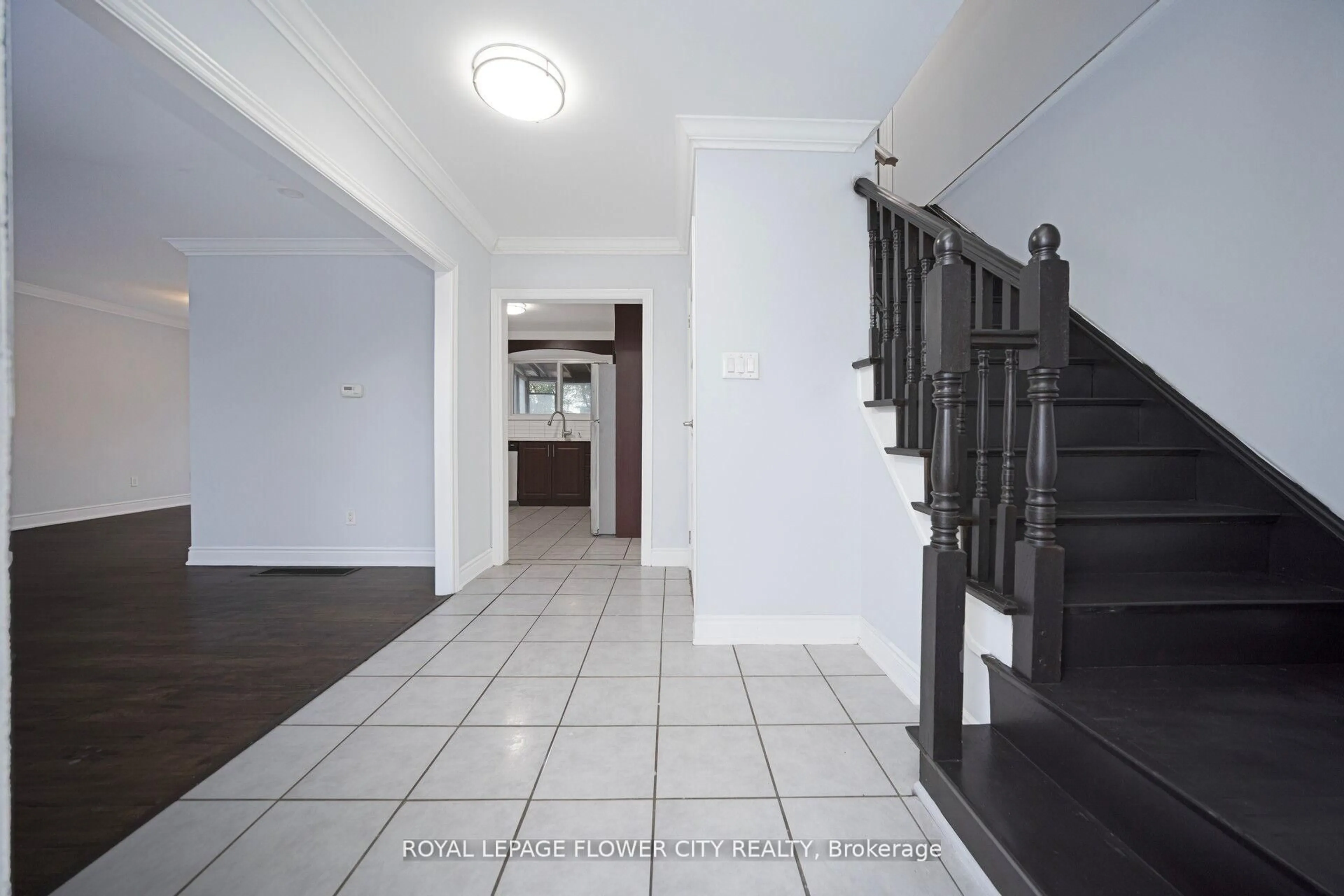 Indoor foyer for 60 Lexington Ave, Toronto Ontario M9V 2G8