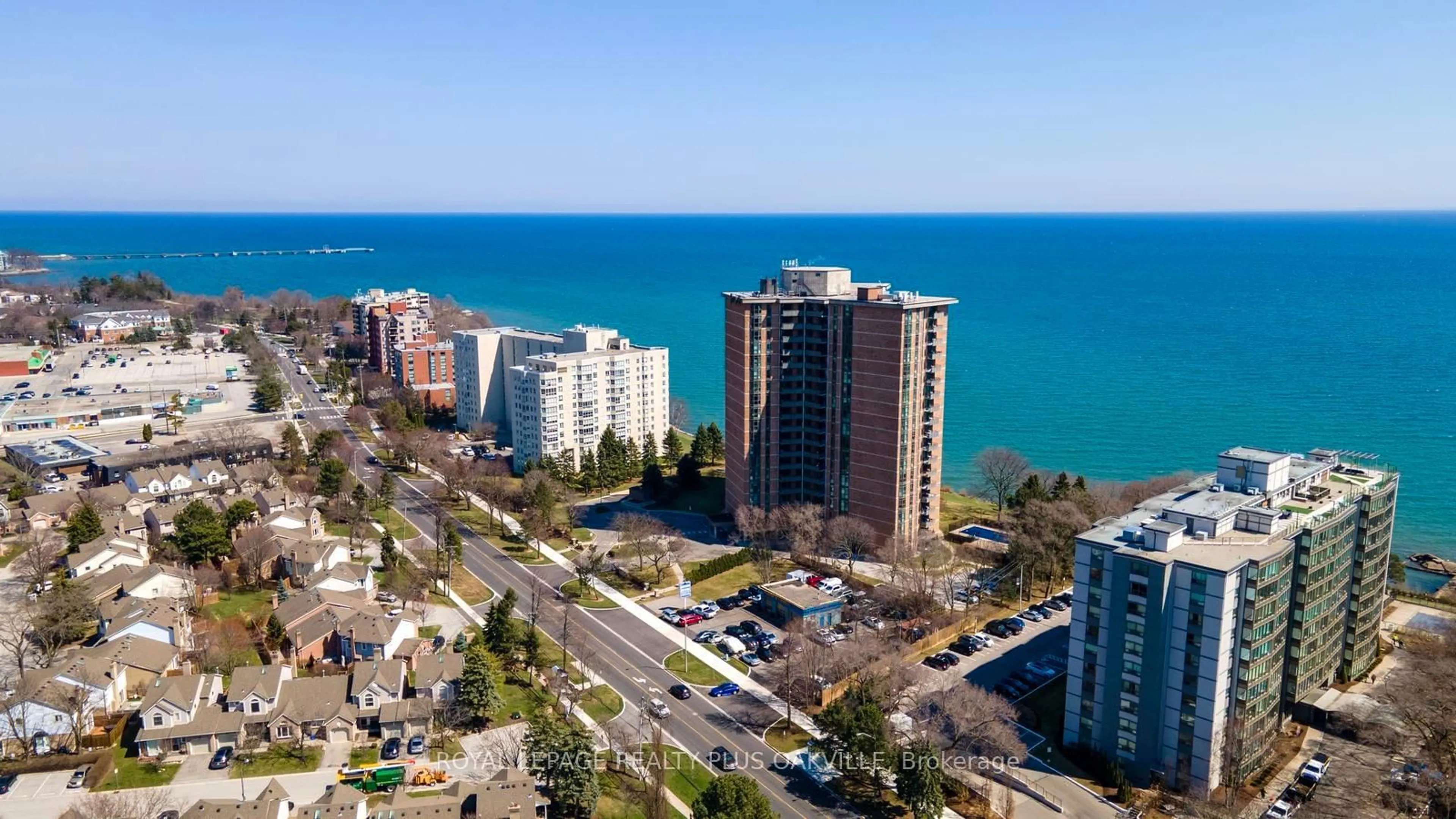 A pic from outside/outdoor area/front of a property/back of a property/a pic from drone, city buildings view from balcony for 5250 Lakeshore Rd #1006, Burlington Ontario L7L 5L2