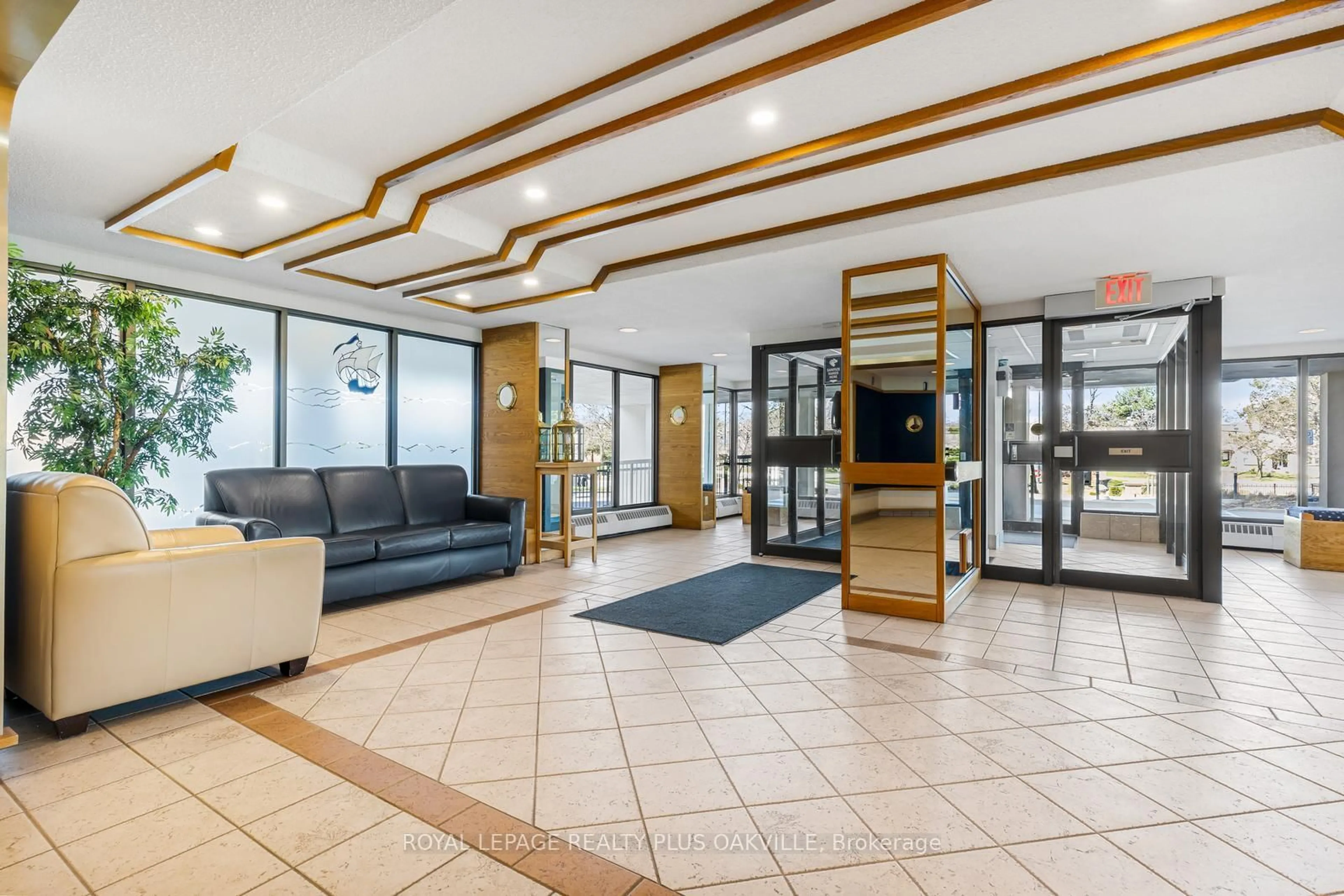 Lobby for 5250 Lakeshore Rd #1006, Burlington Ontario L7L 5L2