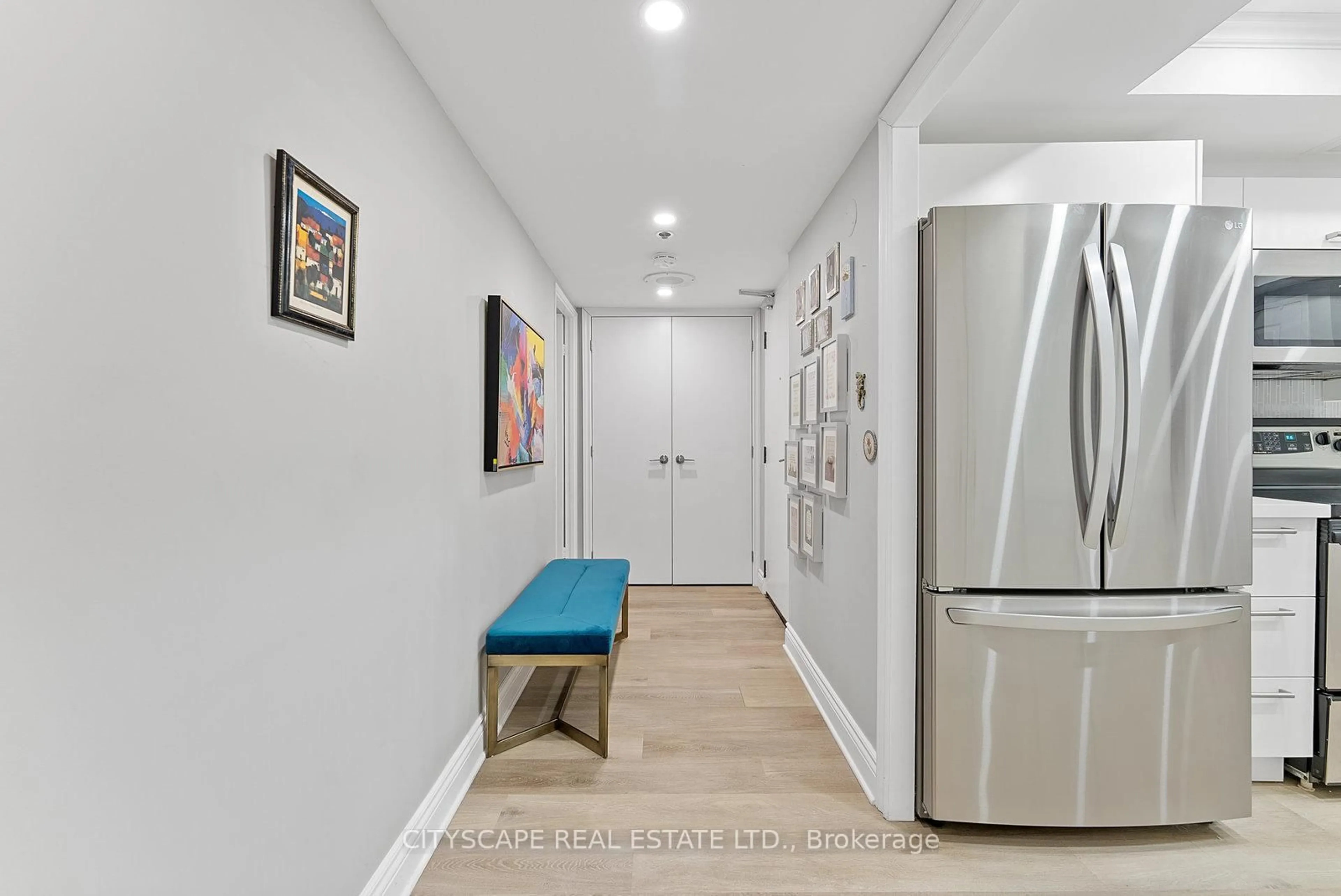 Indoor entryway for 2045 Lake Shore Blvd #202, Toronto Ontario M8V 2Z6