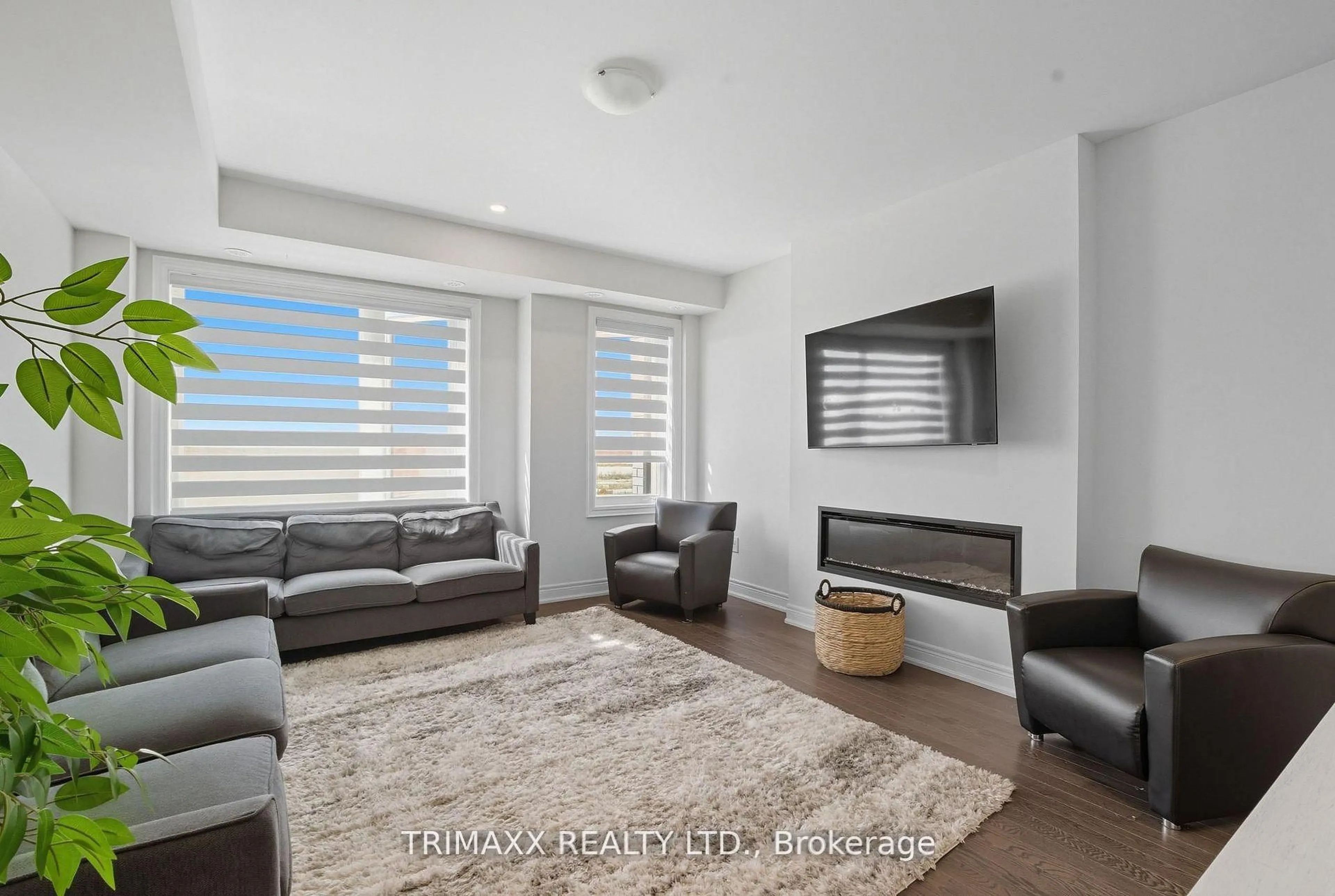 Living room with furniture, unknown for 389 Inspire Blvd, Brampton Ontario L6R 4E4