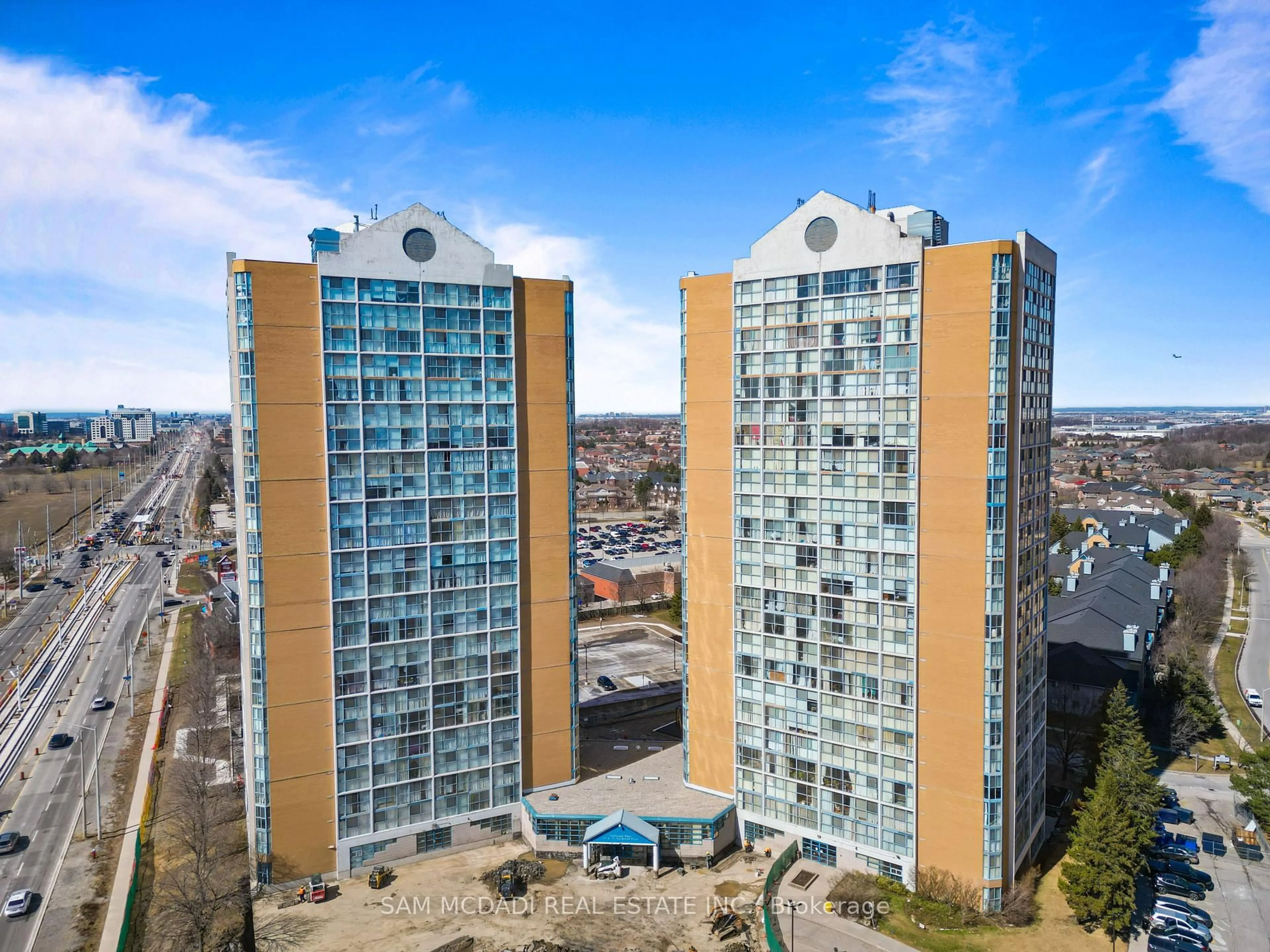 A pic from outside/outdoor area/front of a property/back of a property/a pic from drone, city buildings view from balcony for 35 Trailwood Dr #1013, Mississauga Ontario L4Z 3L6