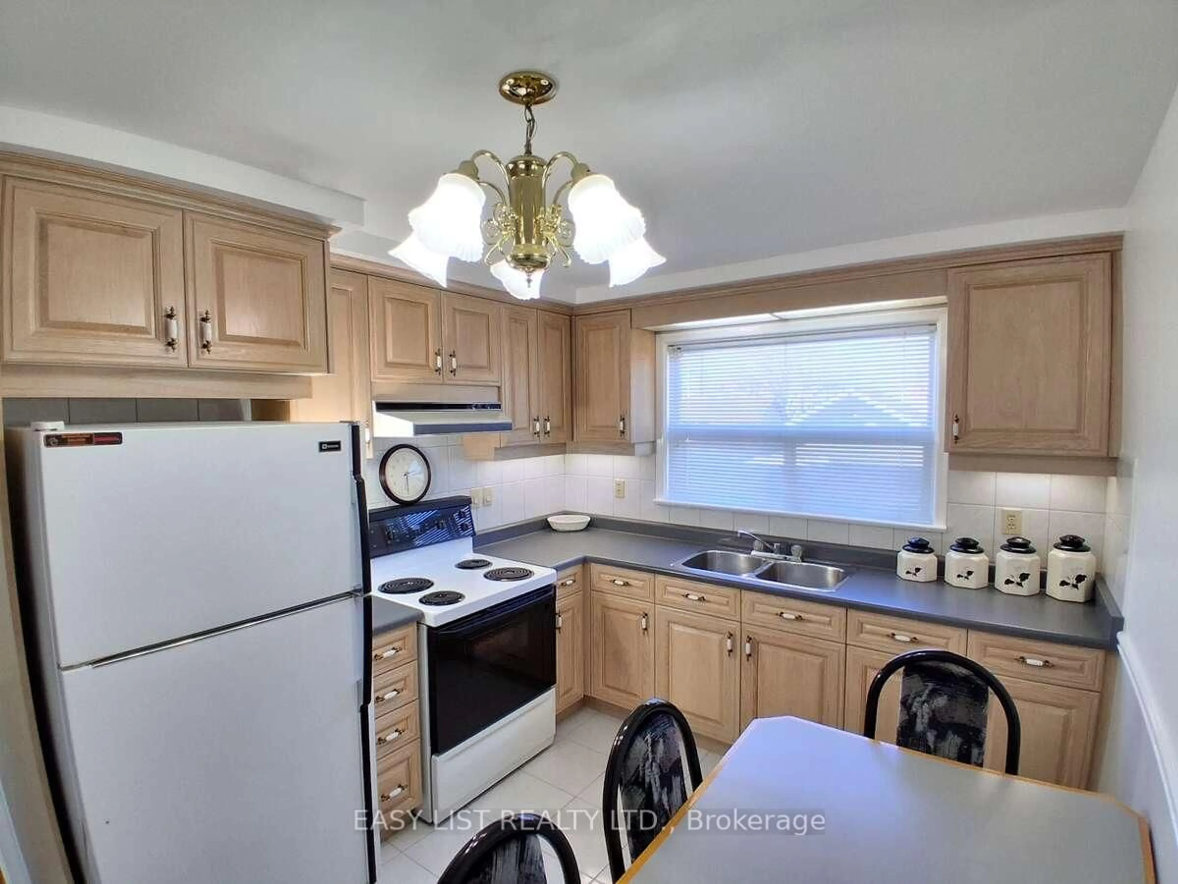 Standard kitchen, unknown for 6 Brigham Crt, Toronto Ontario M9W 1T8