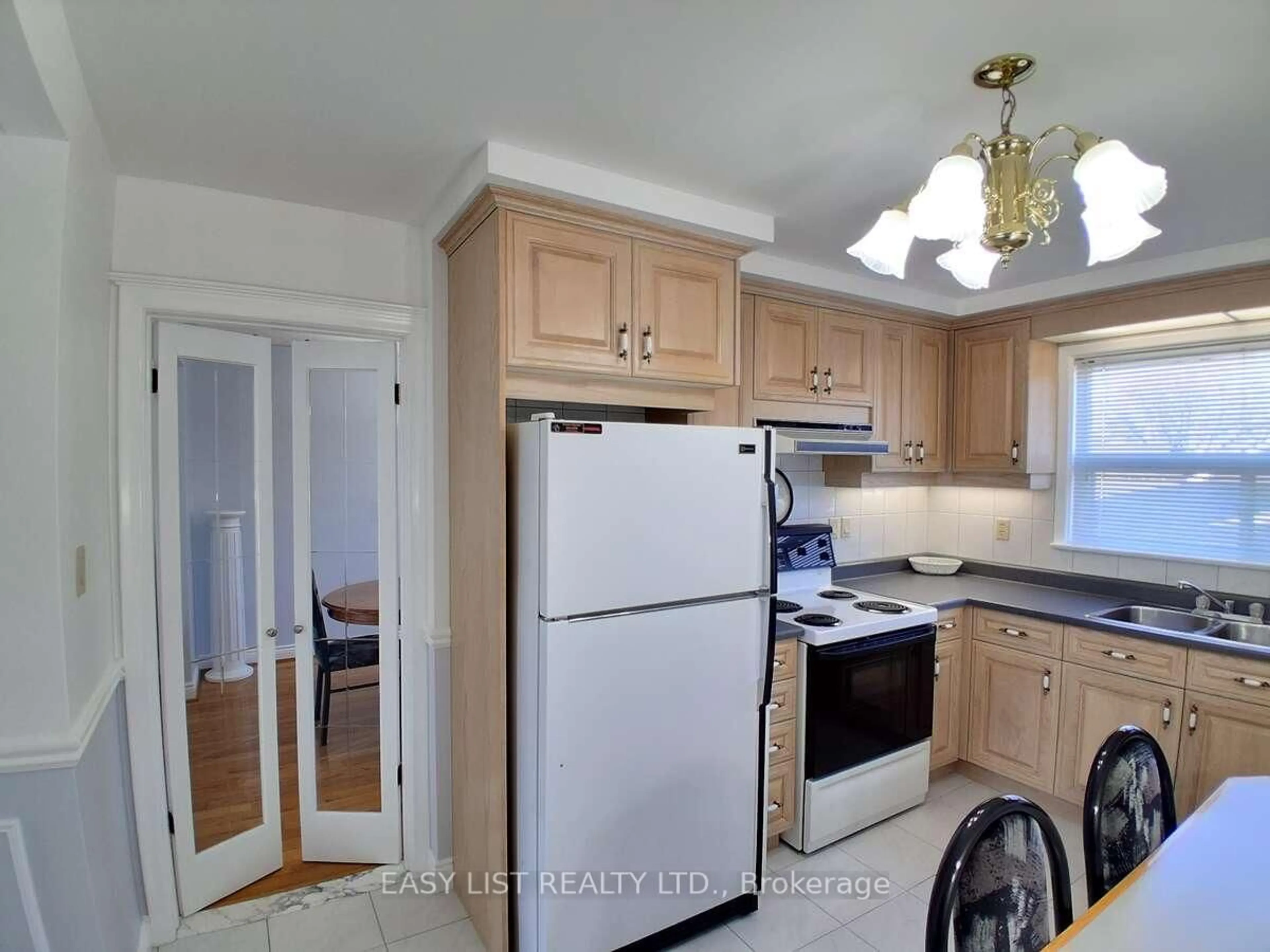 Standard kitchen, unknown for 6 Brigham Crt, Toronto Ontario M9W 1T8