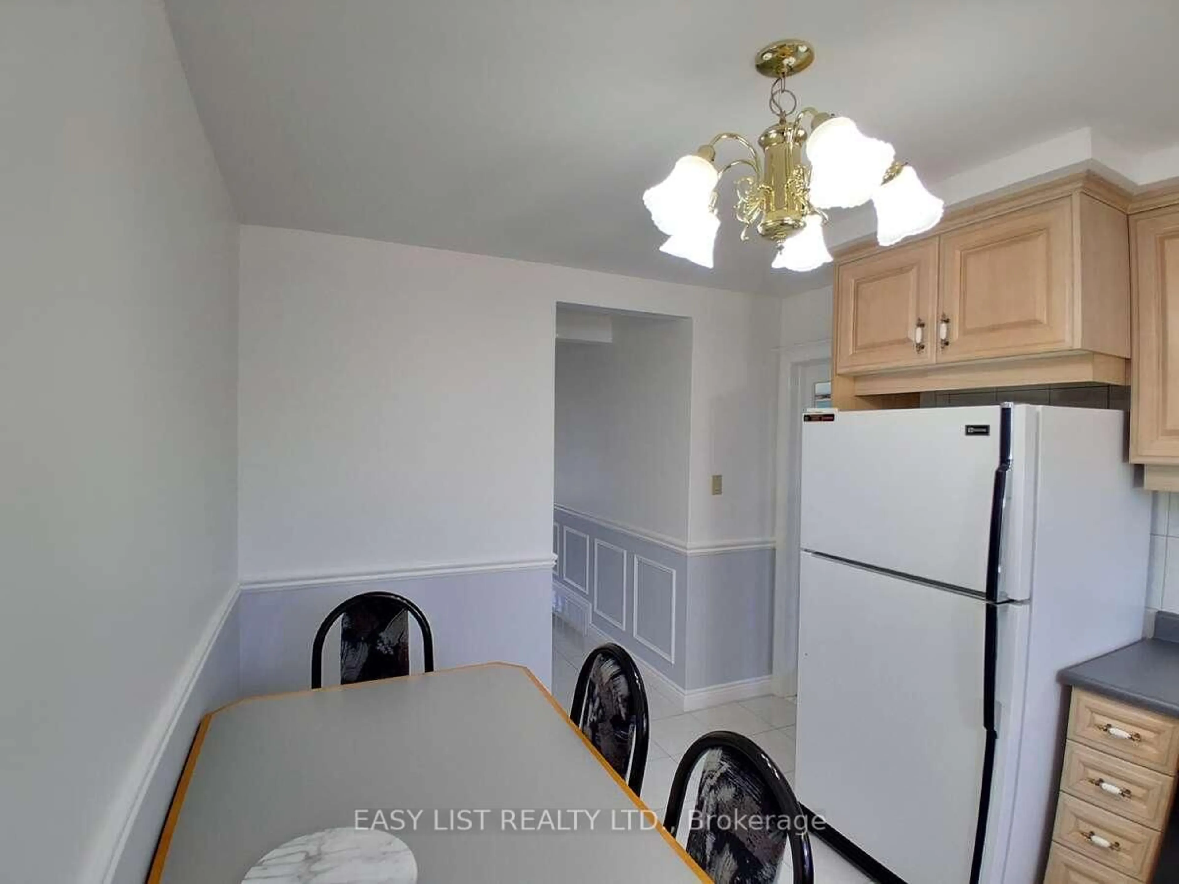Standard kitchen, unknown for 6 Brigham Crt, Toronto Ontario M9W 1T8