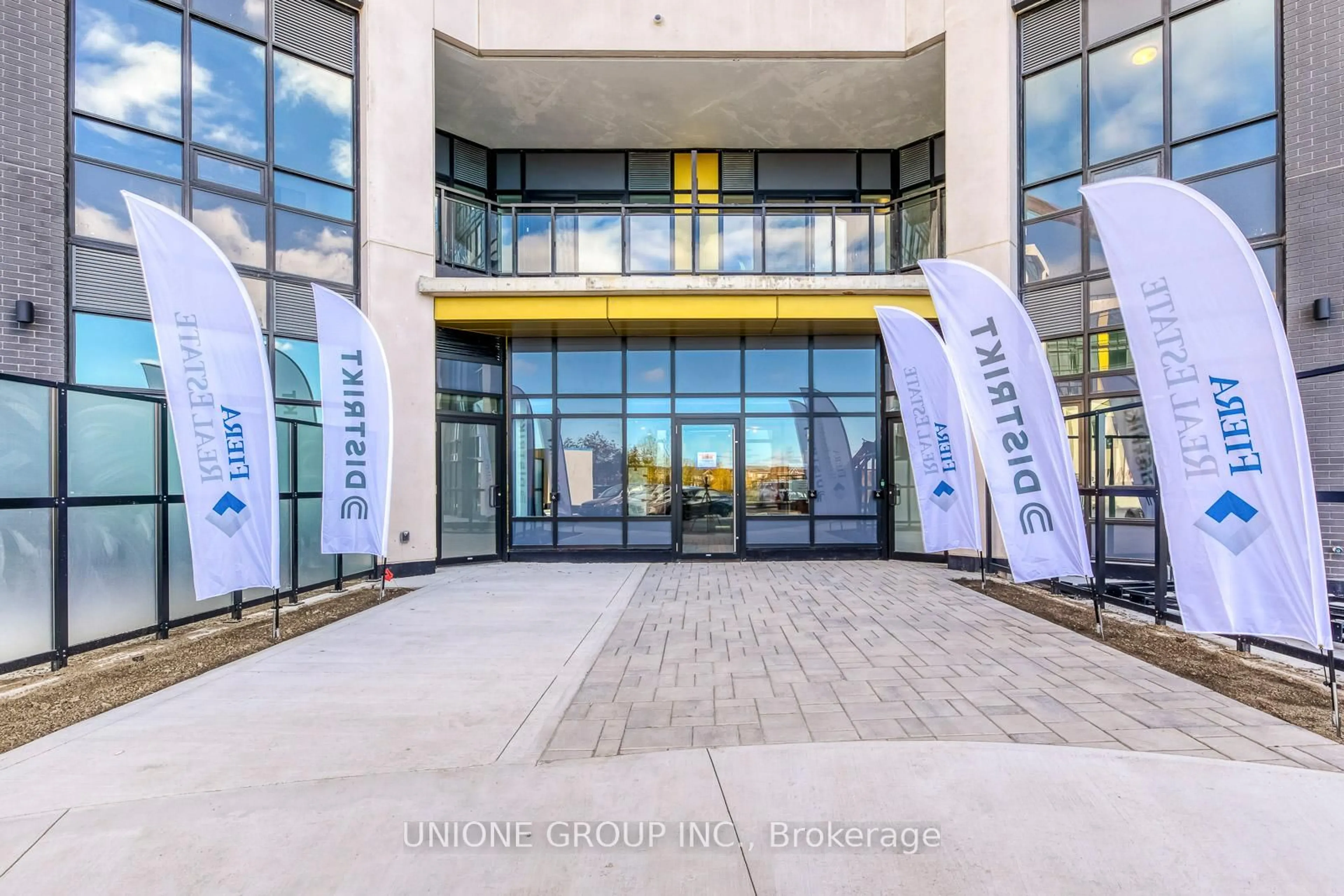 Indoor foyer for 405 Dundas St #320, Oakville Ontario L6M 5P9