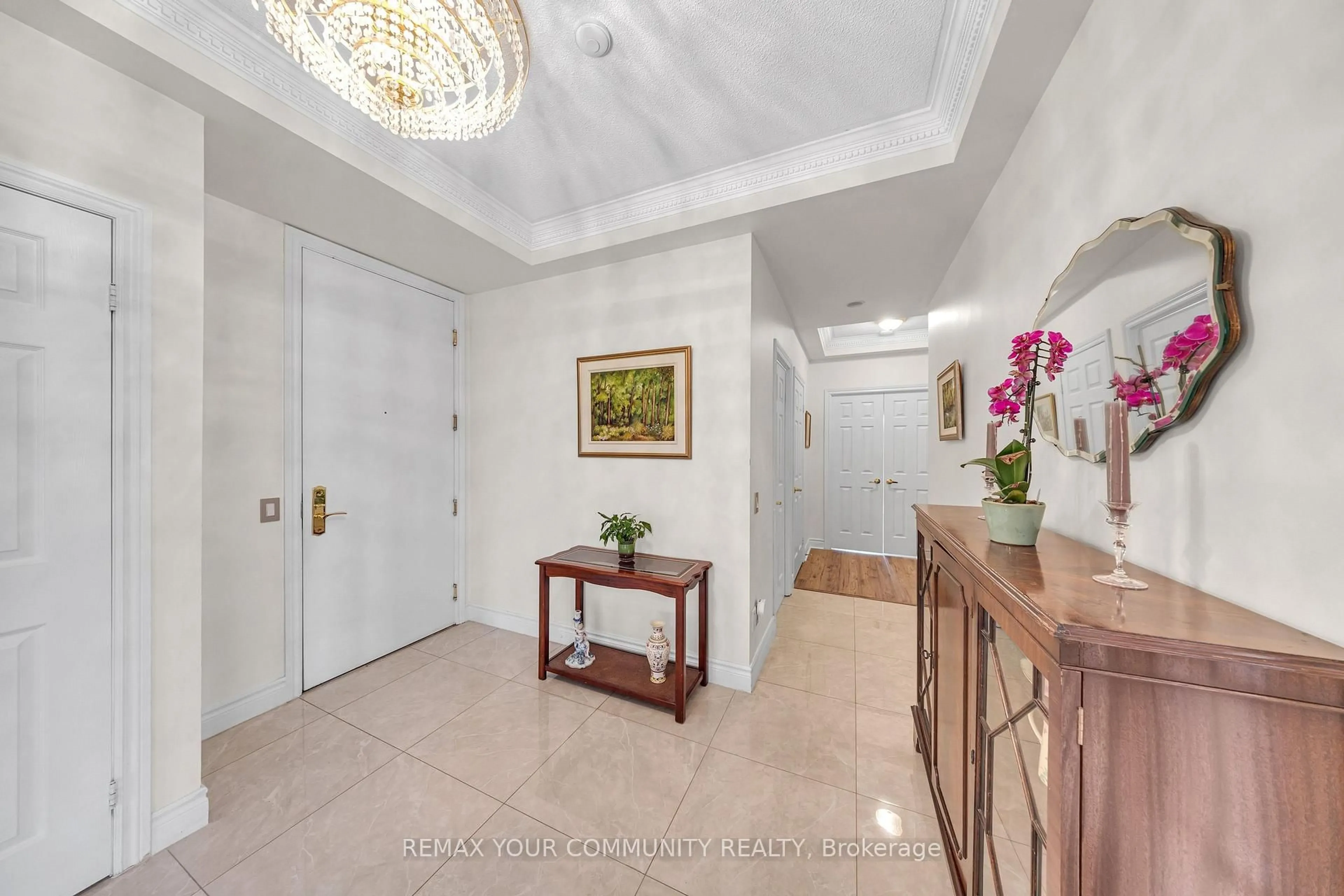 Indoor foyer for 35 Kingsbridge Garden Circ #3005, Mississauga Ontario L5R 3Z5