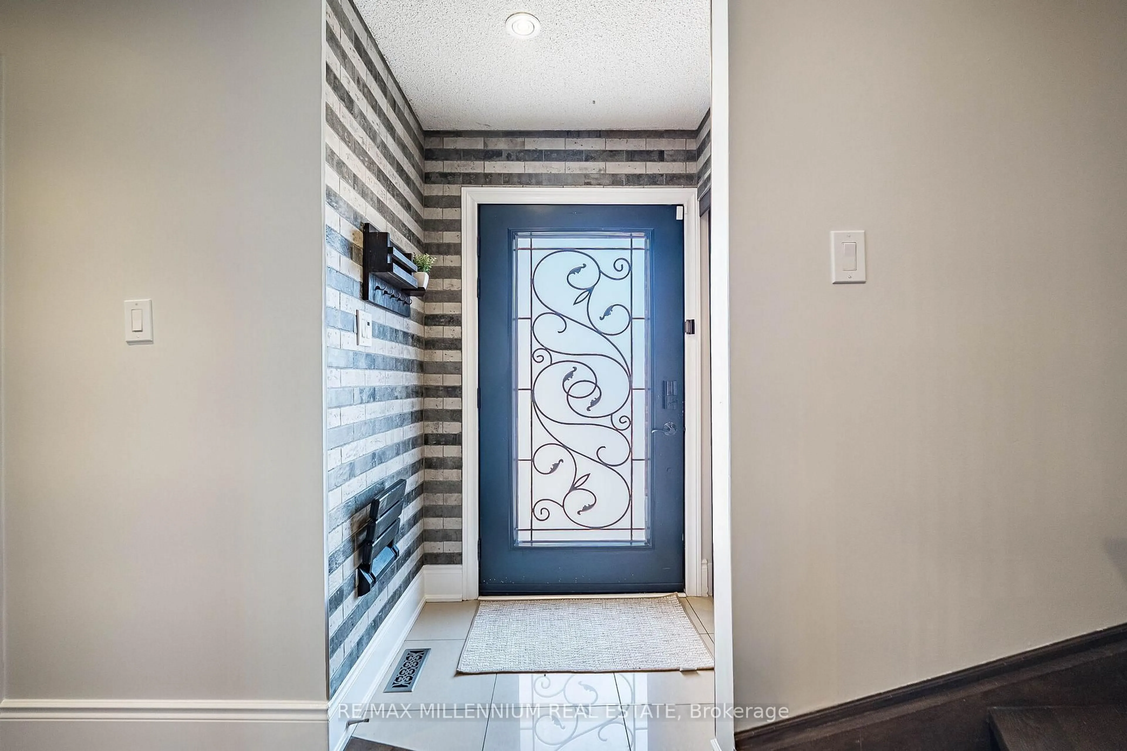 Indoor entryway for 74 Atkins Circ, Brampton Ontario L6X 4B4